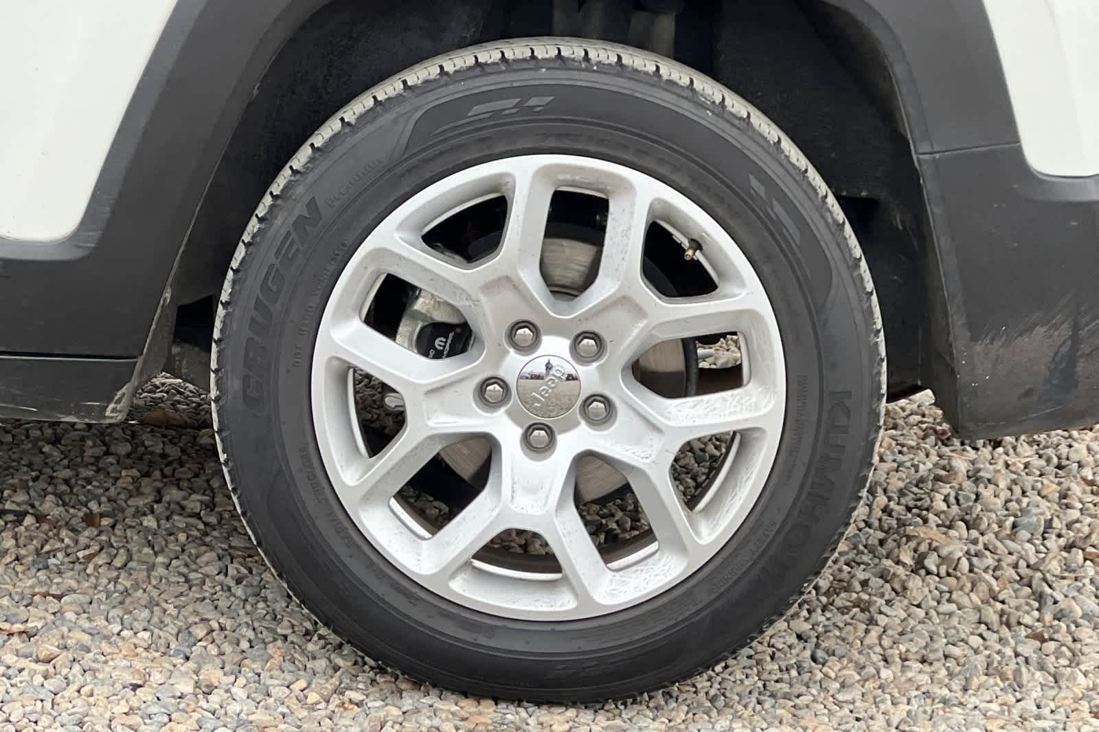 Thumbnail: 2018 Jeep Renegade - 28