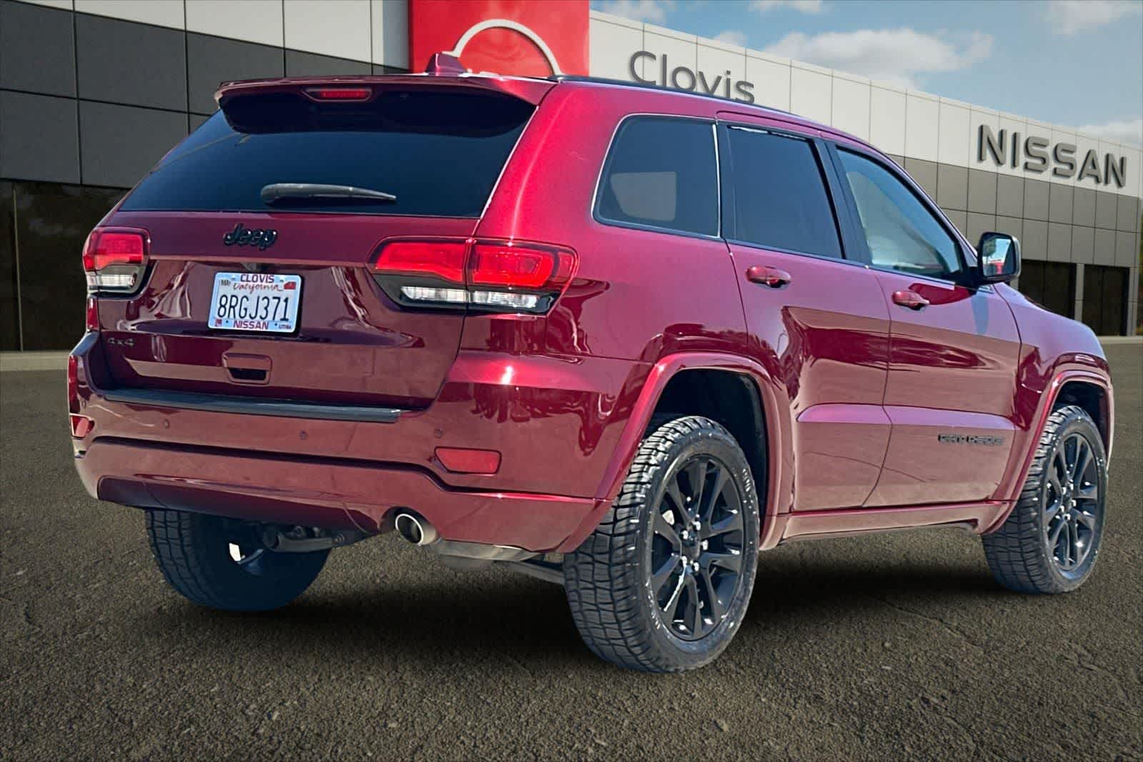 Thumbnail: 2020 Jeep Grand Cherokee - 3