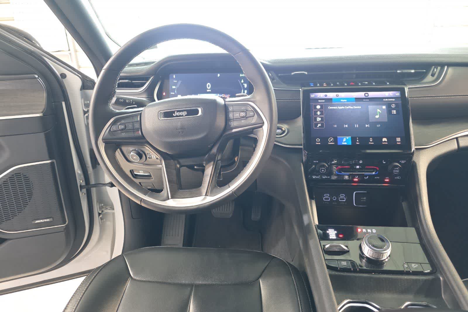 Thumbnail: 2024 Jeep Grand Cherokee - 16
