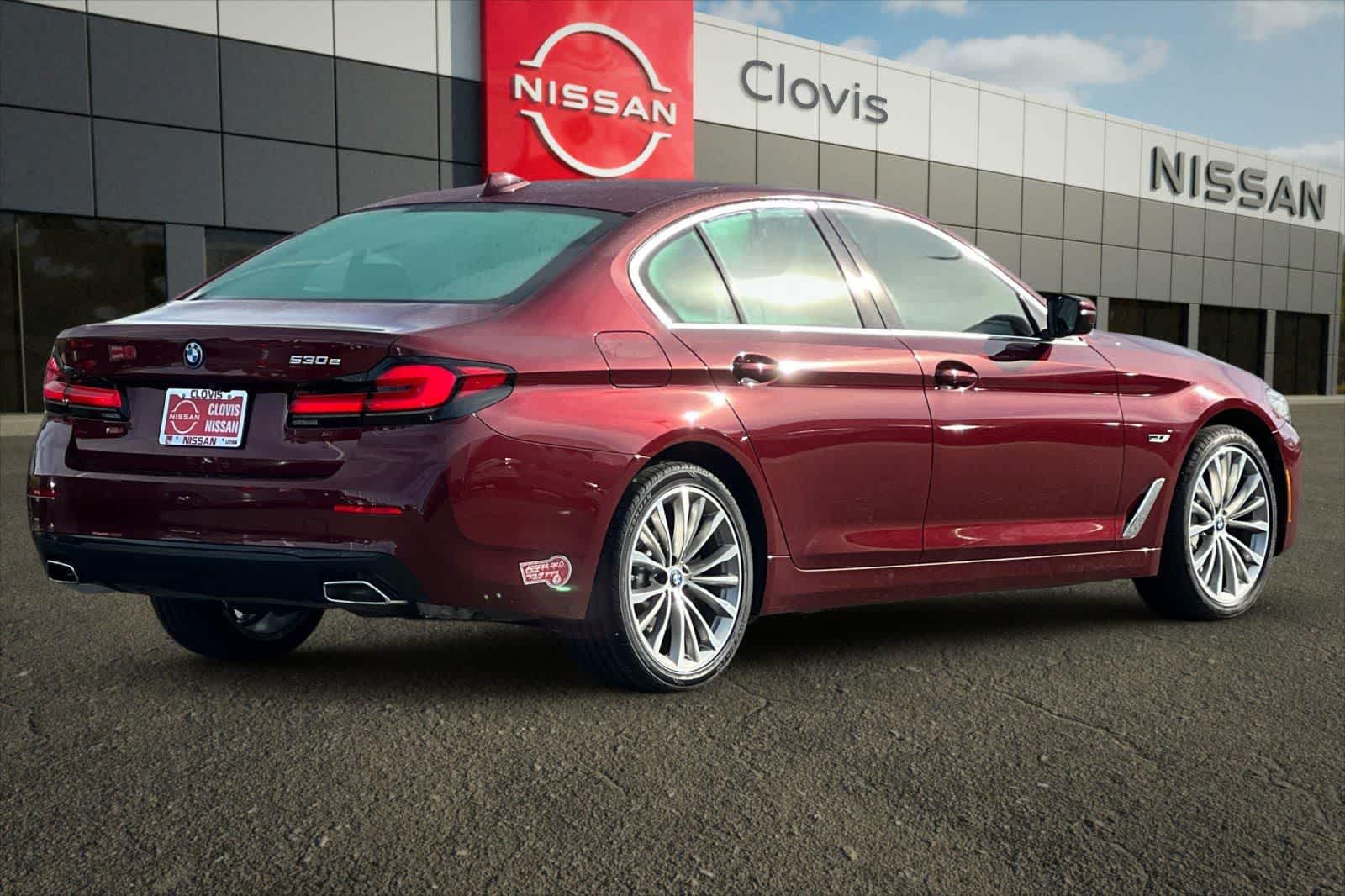 Thumbnail: 2023 BMW 5 Series - 3