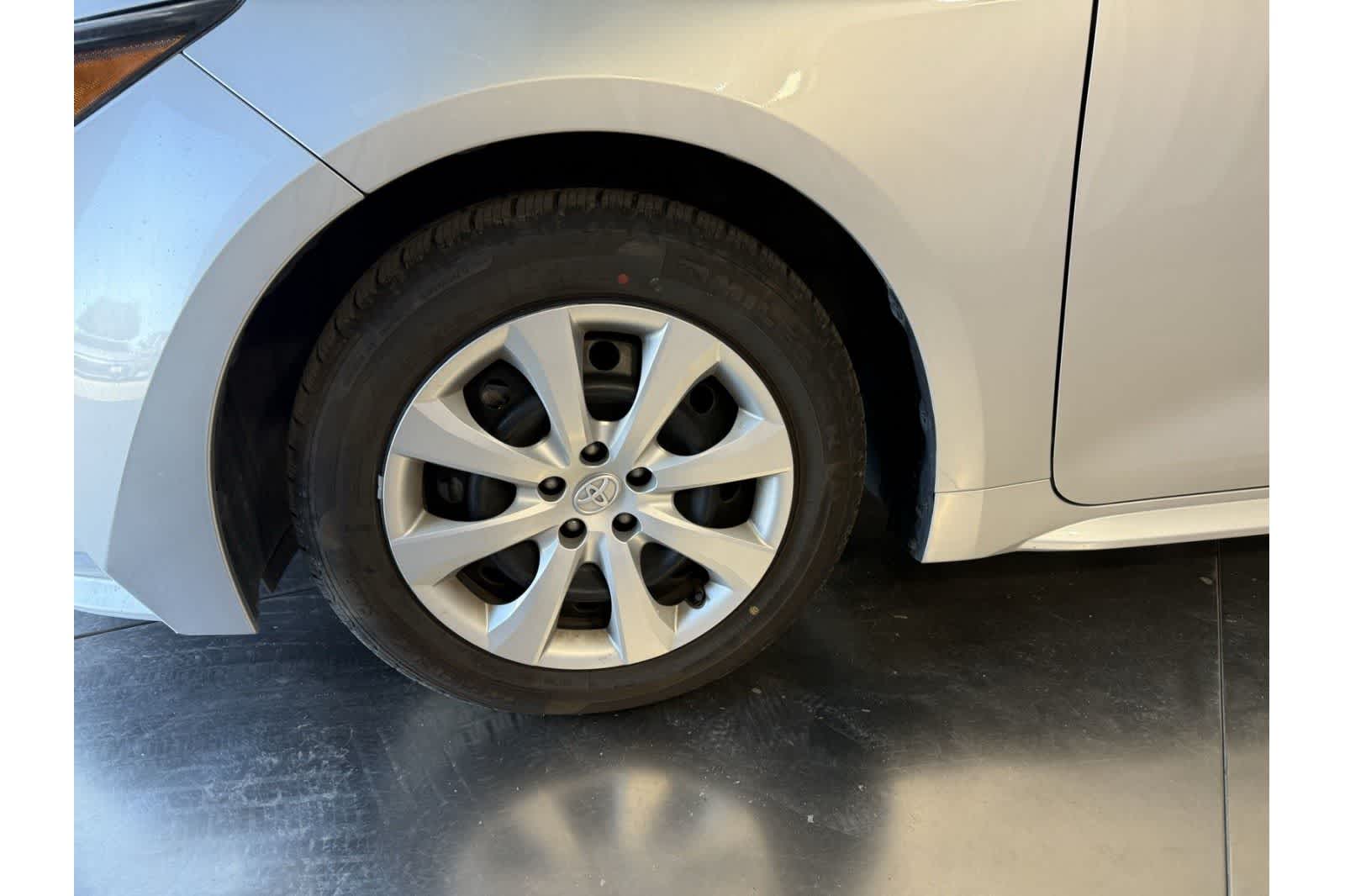 Thumbnail: 2024 Toyota Corolla - 3