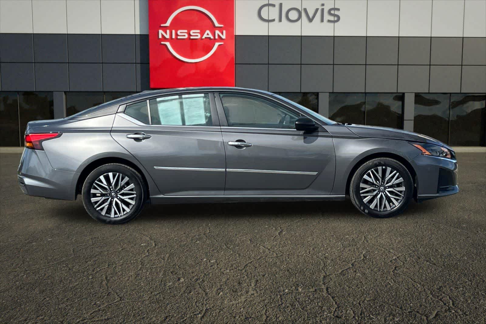 Thumbnail: 2025 Nissan Altima - 9