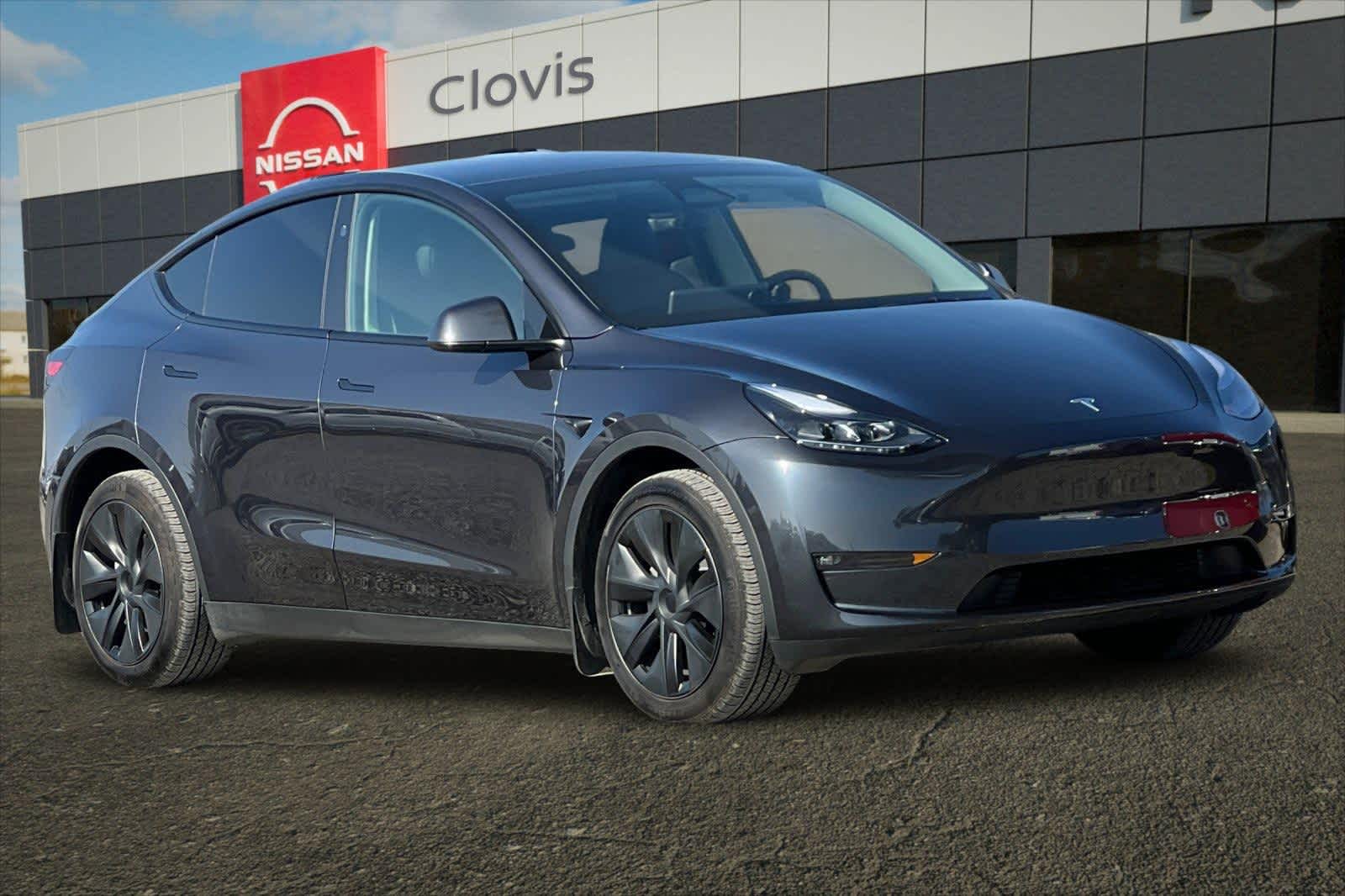 Thumbnail: 2024 Tesla Model Y - 10