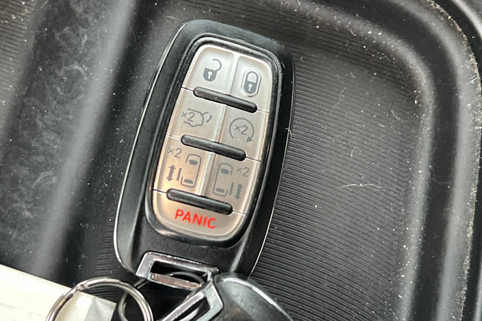 Thumbnail: 2017 Chrysler Pacifica - 31