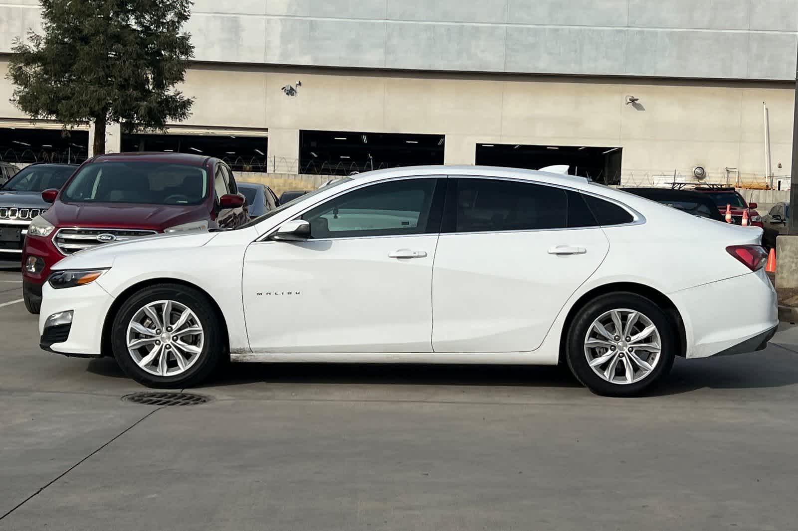 Thumbnail: 2022 Chevrolet Malibu - 6