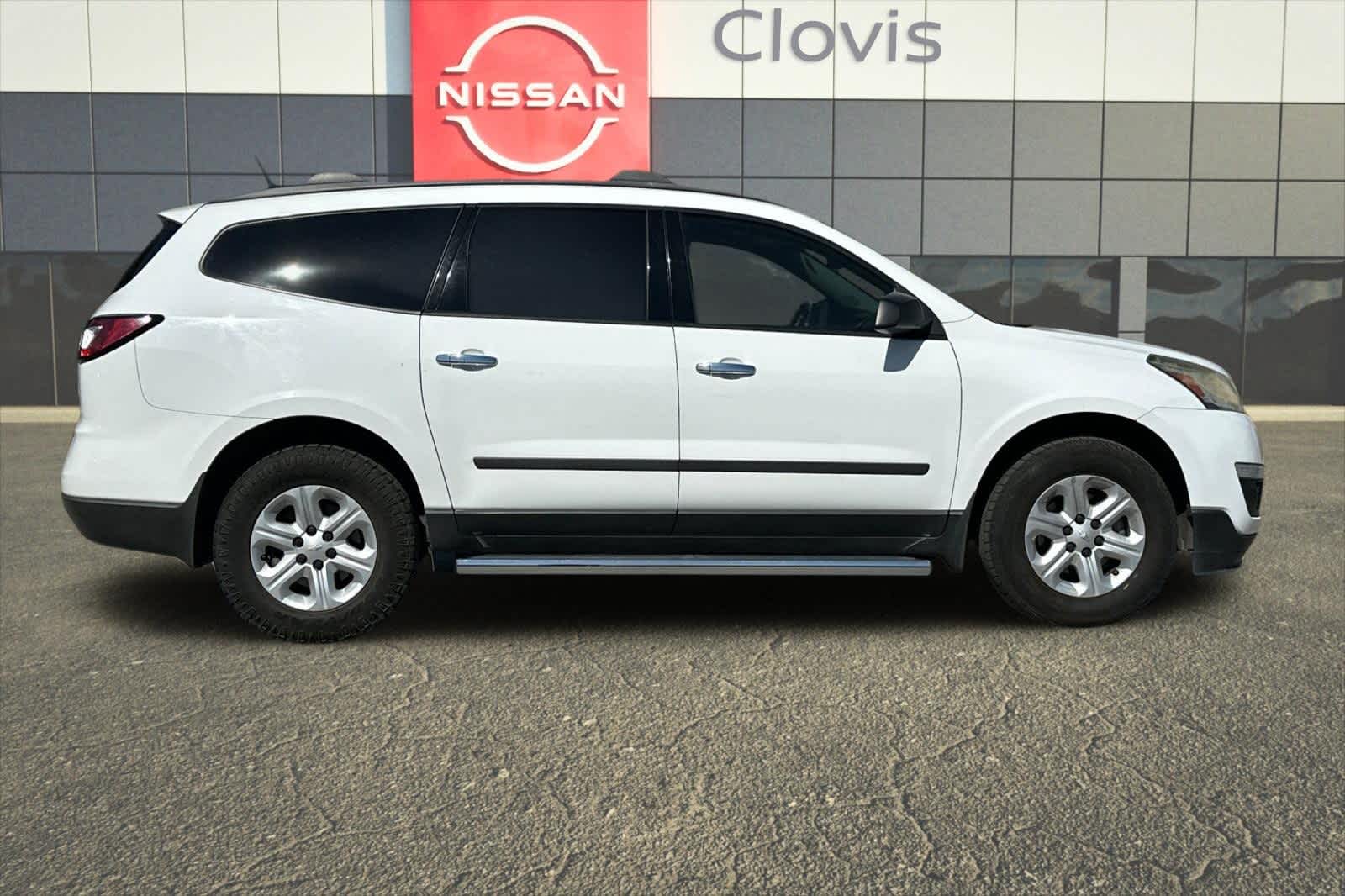 Thumbnail: 2017 Chevrolet Traverse - 9