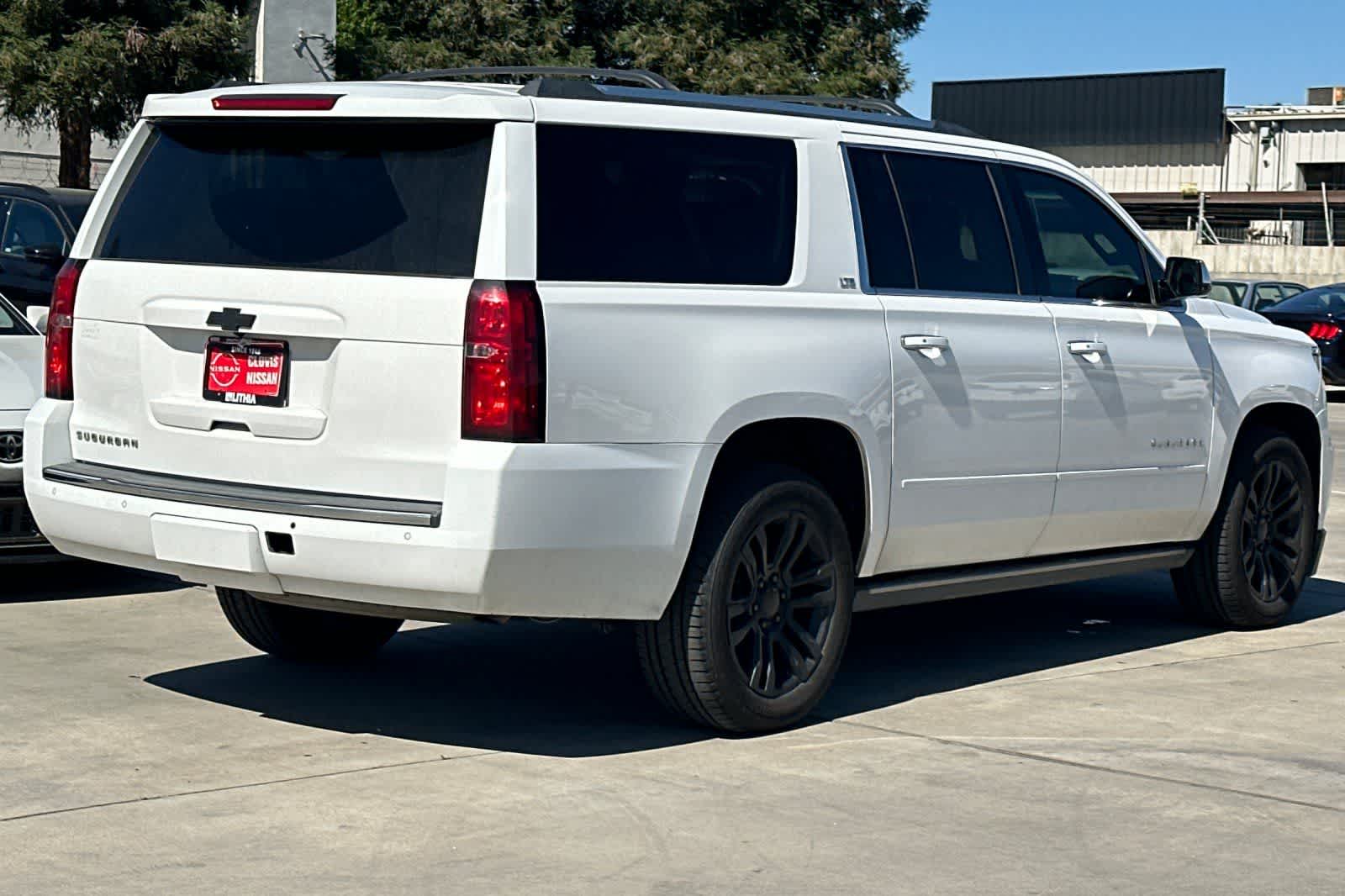 Thumbnail: 2015 Chevrolet Suburban - 3