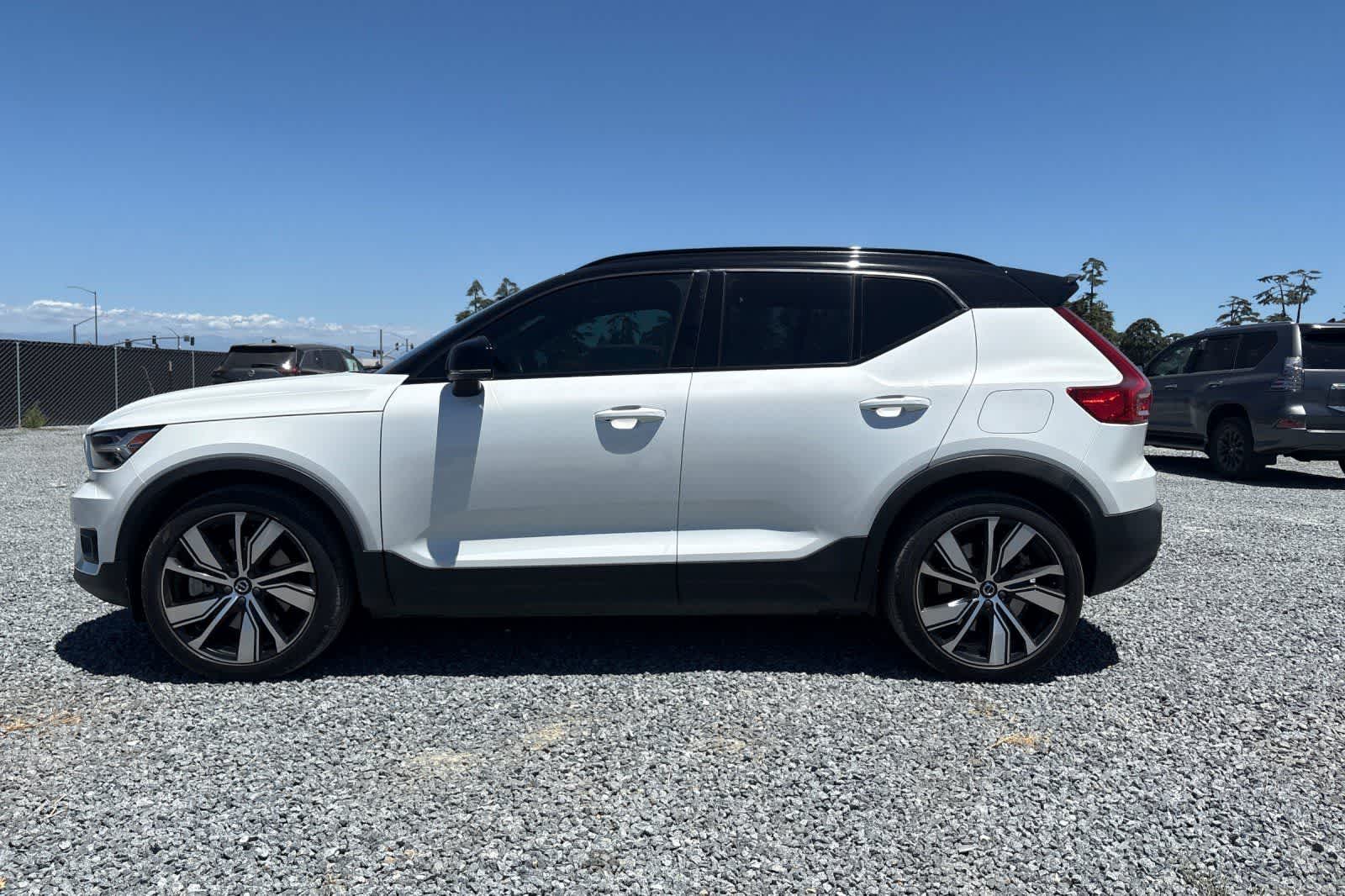 Thumbnail: 2021 Volvo XC40 - 6