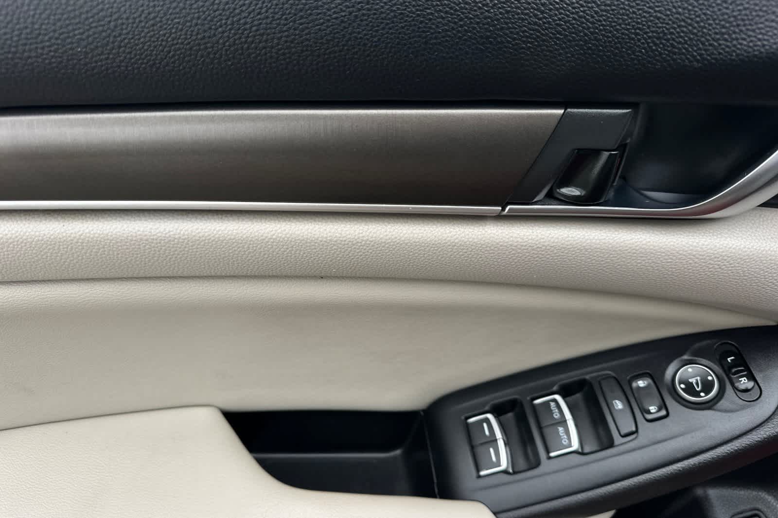 Thumbnail: 2018 Honda Accord - 13