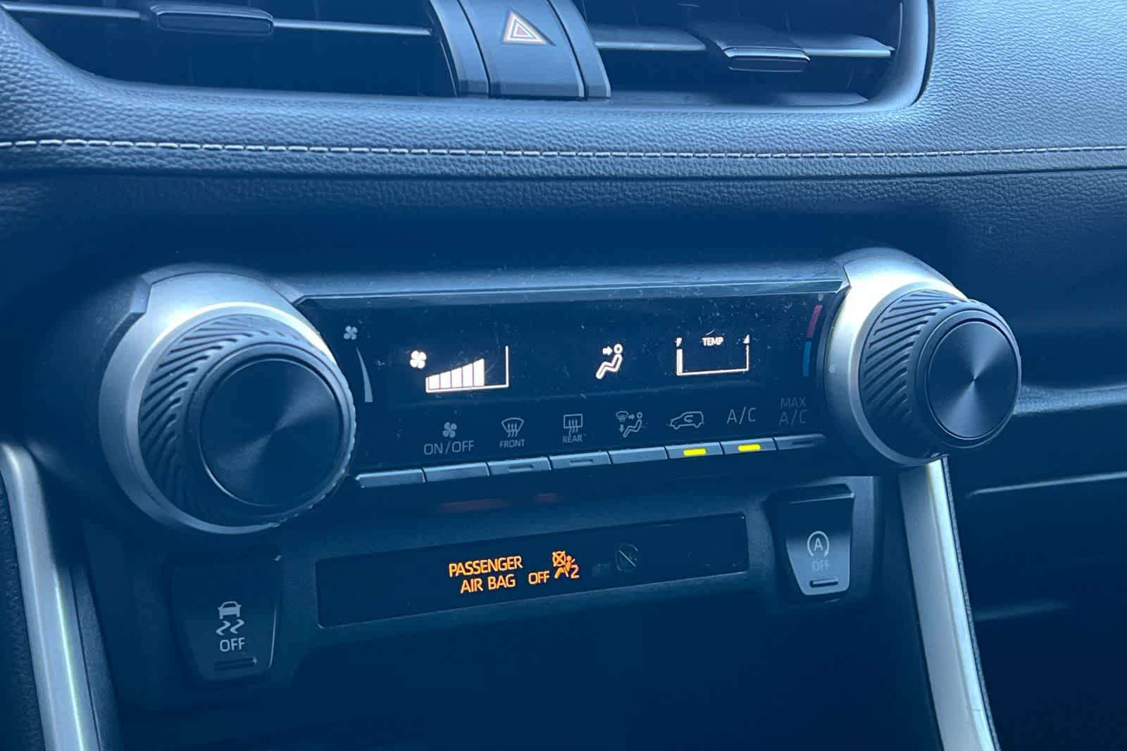 Thumbnail: 2021 Toyota RAV4 - 22