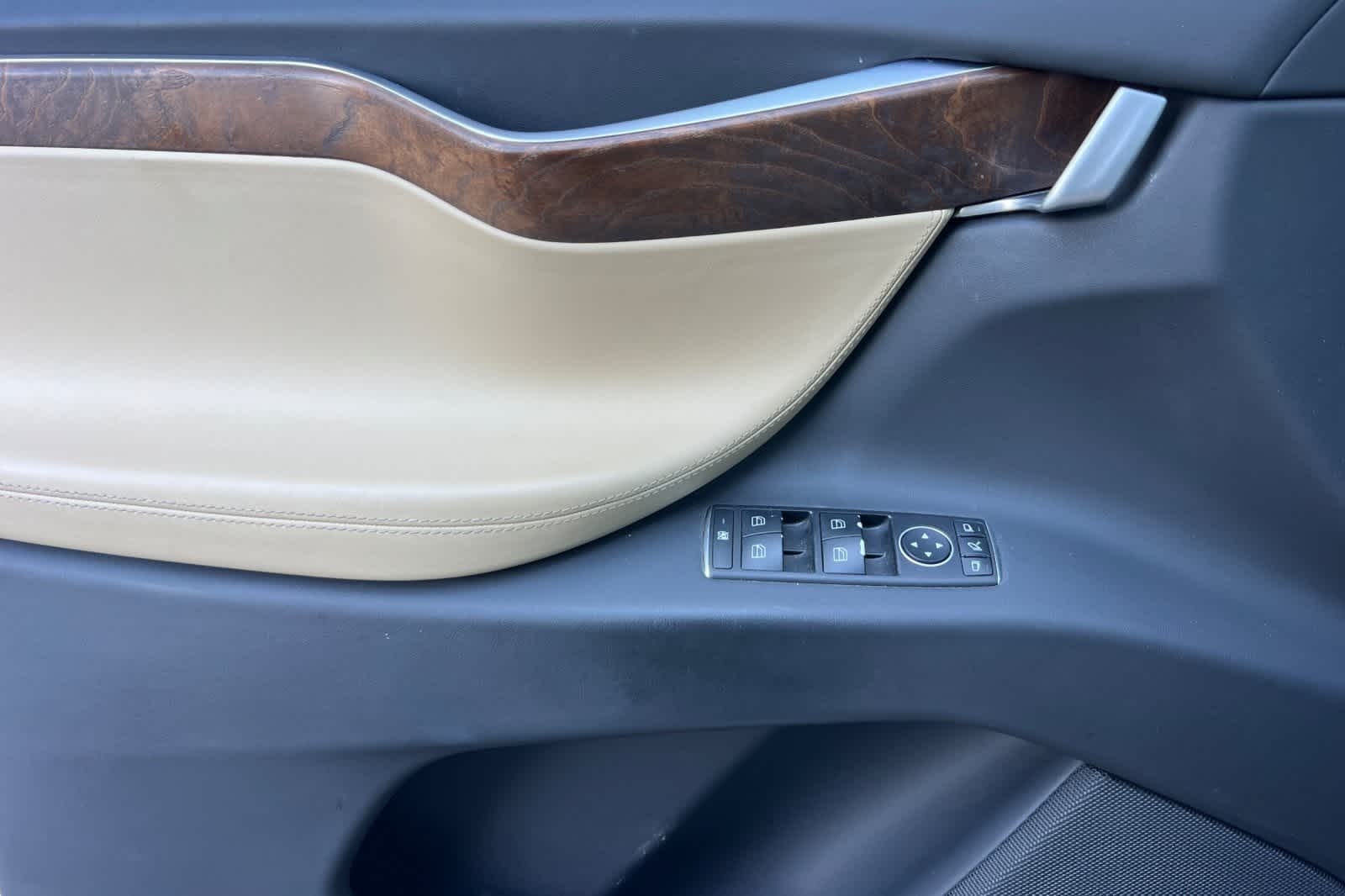 Thumbnail: 2016 Tesla Model X - 13