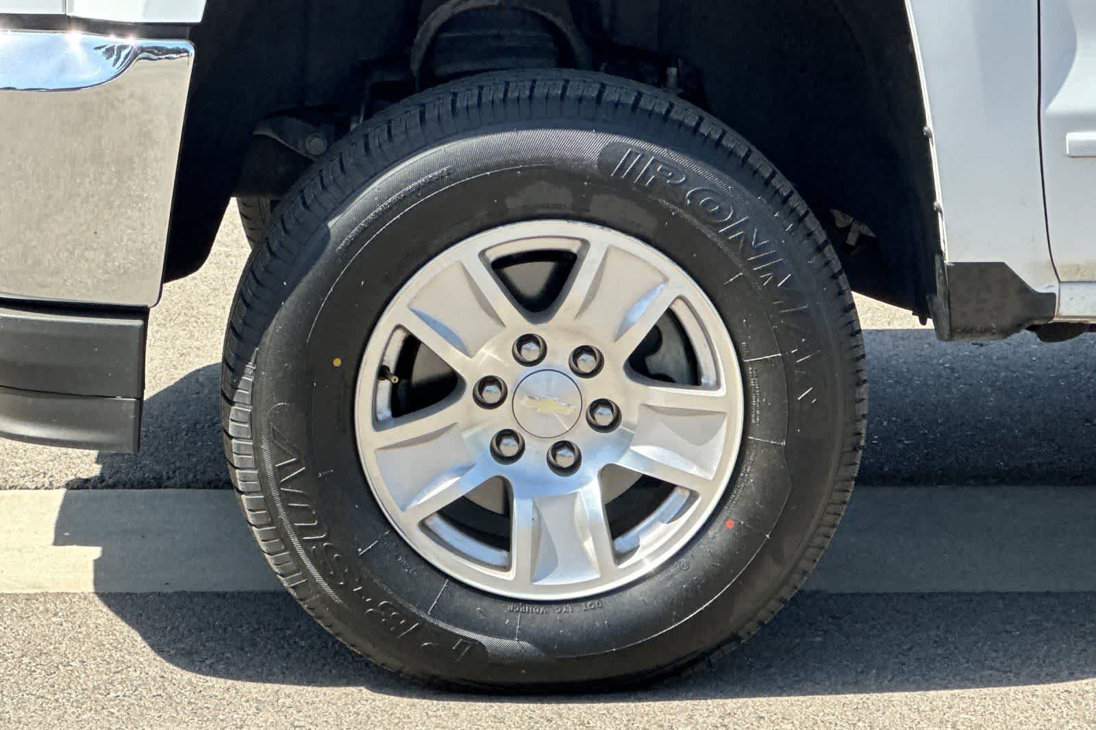 Thumbnail: 2018 Chevrolet Silverado 1500 - 32