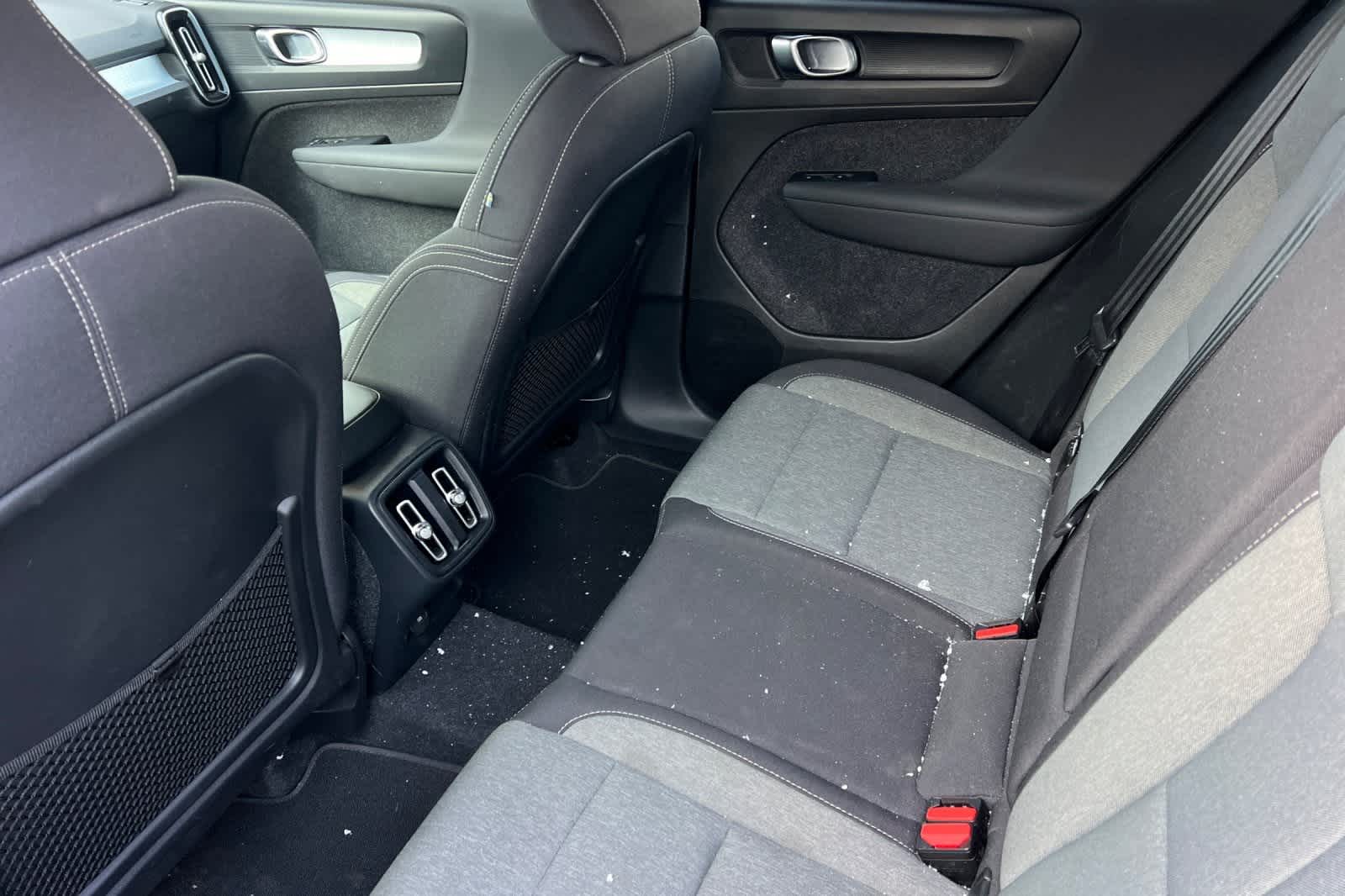 Thumbnail: 2023 Volvo XC40 - 5