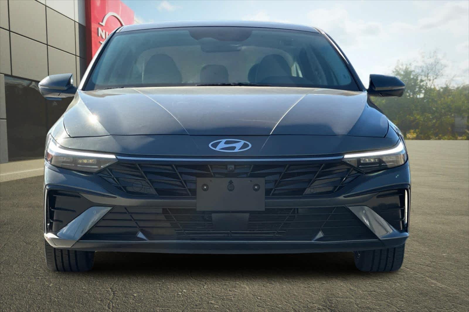 Thumbnail: 2024 Hyundai Elantra - 11