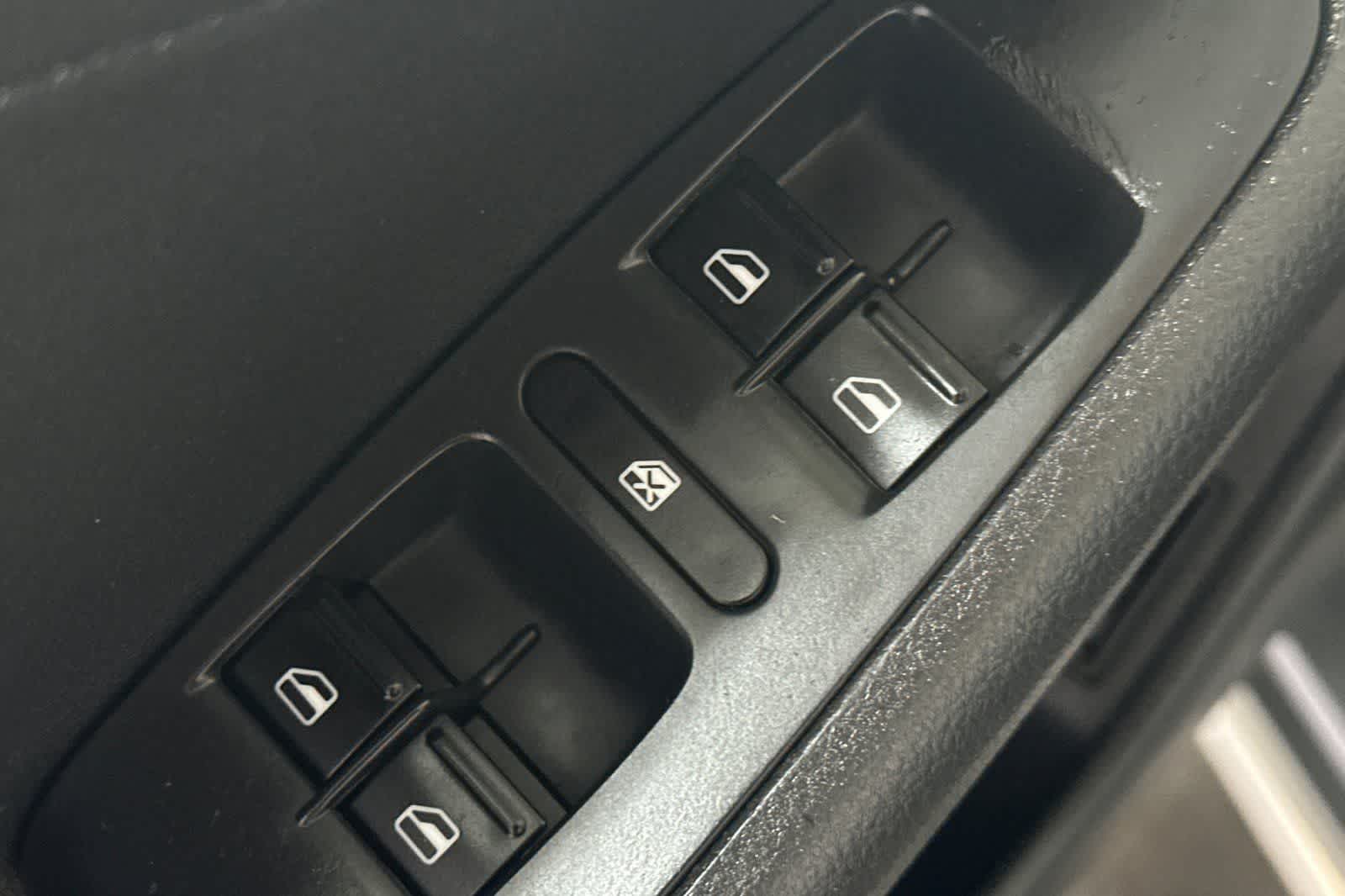 Thumbnail: 2016 Volkswagen Jetta - 14