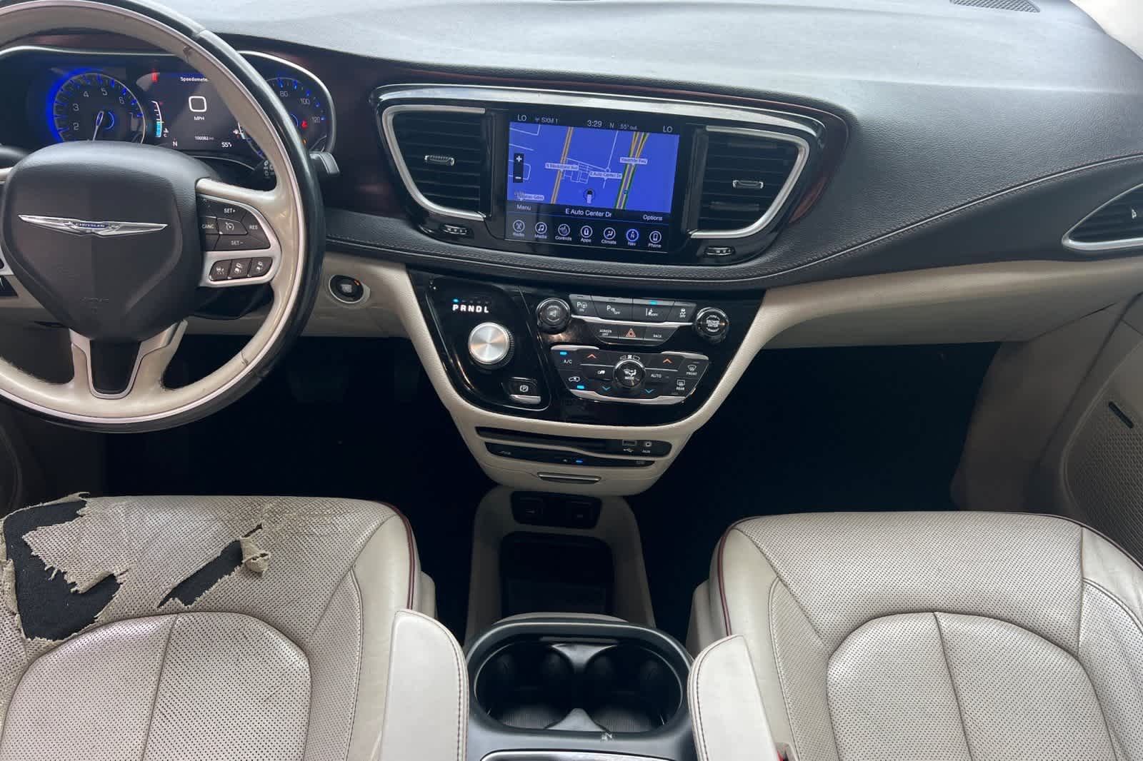 Thumbnail: 2017 Chrysler Pacifica - 4