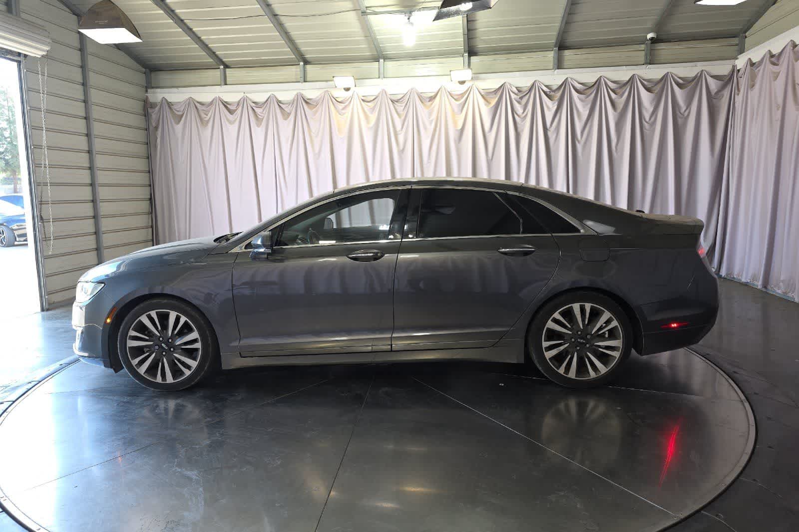 Thumbnail: 2017 Lincoln MKZ - 6