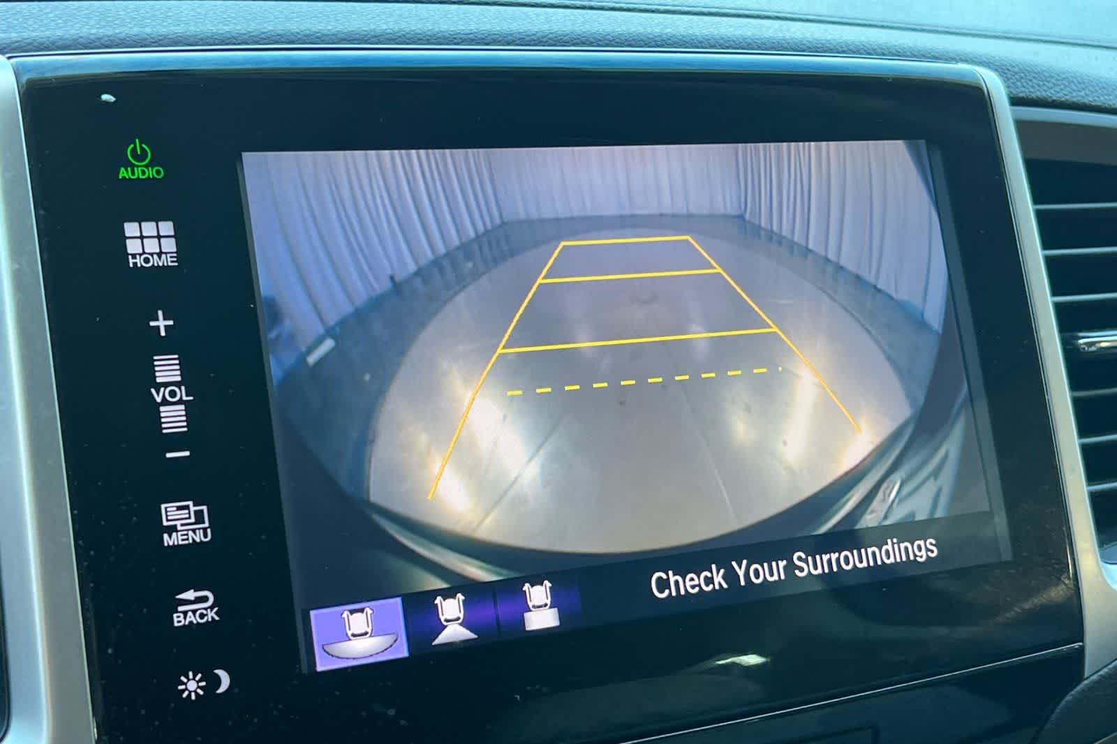 Thumbnail: 2016 Honda Pilot - 24