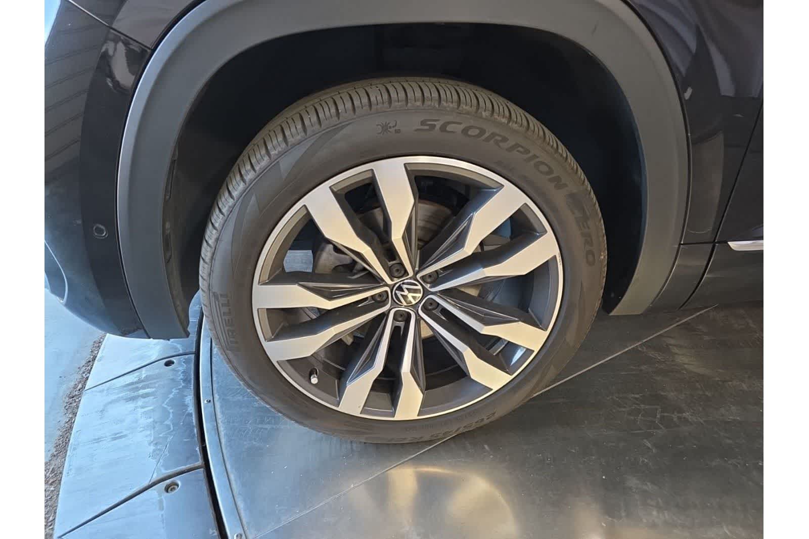 Thumbnail: 2022 Volkswagen Atlas - 3