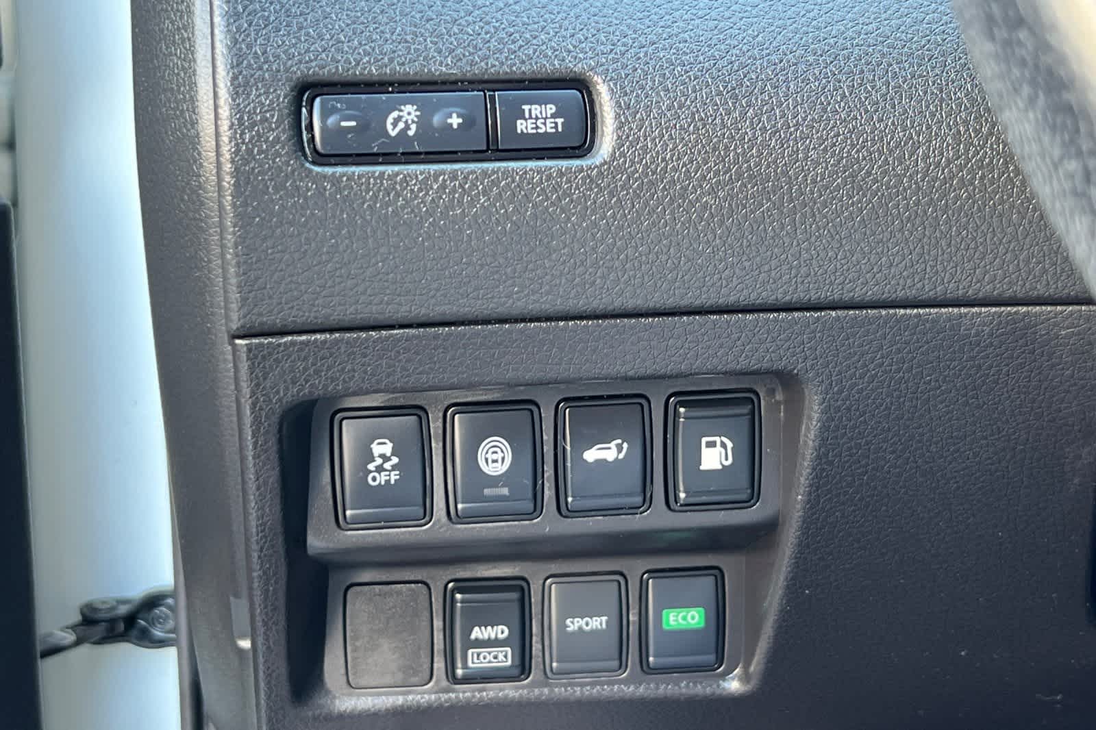 Thumbnail: 2020 Nissan Rogue - 33