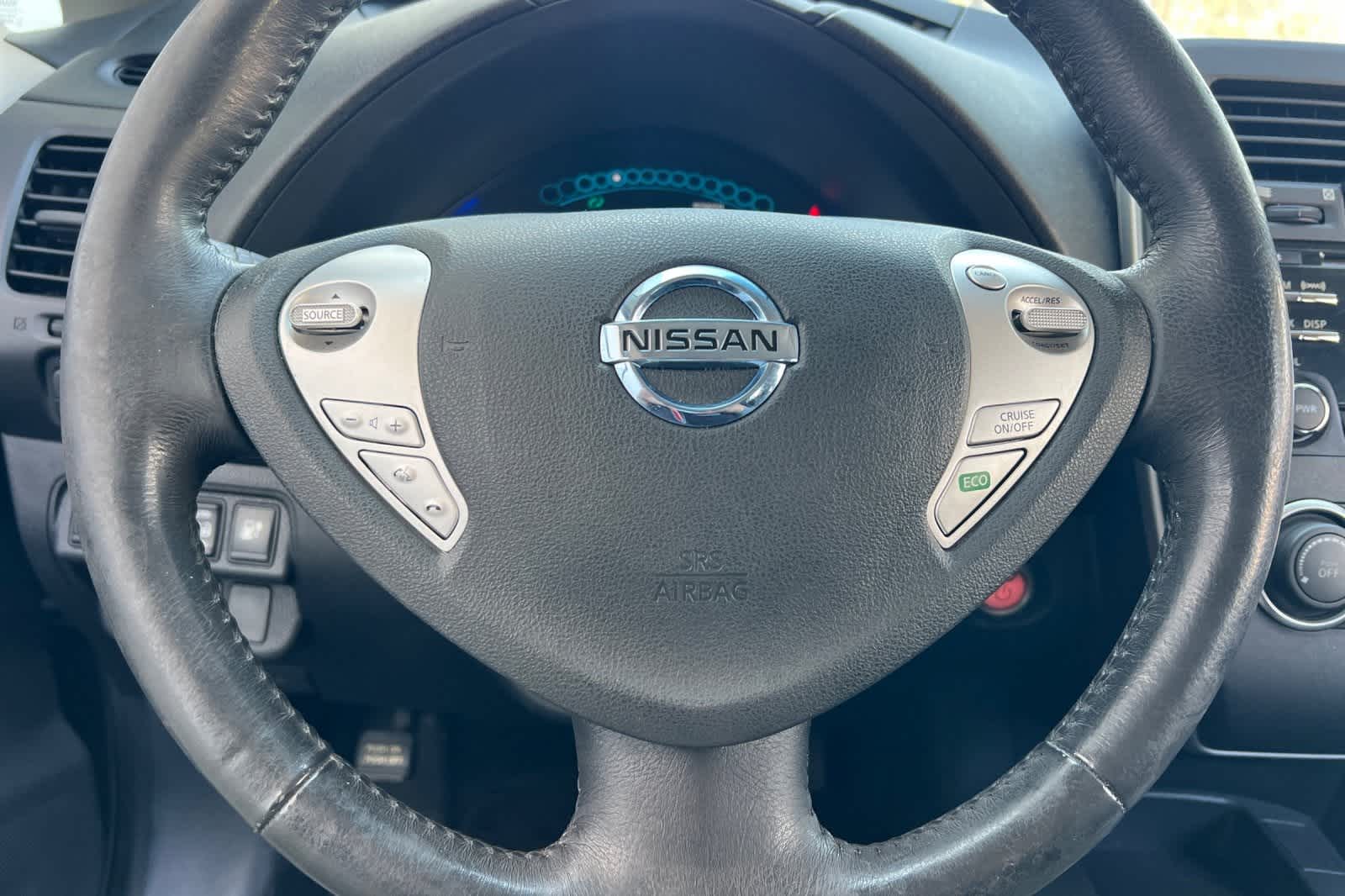 Thumbnail: 2015 Nissan Leaf - 26