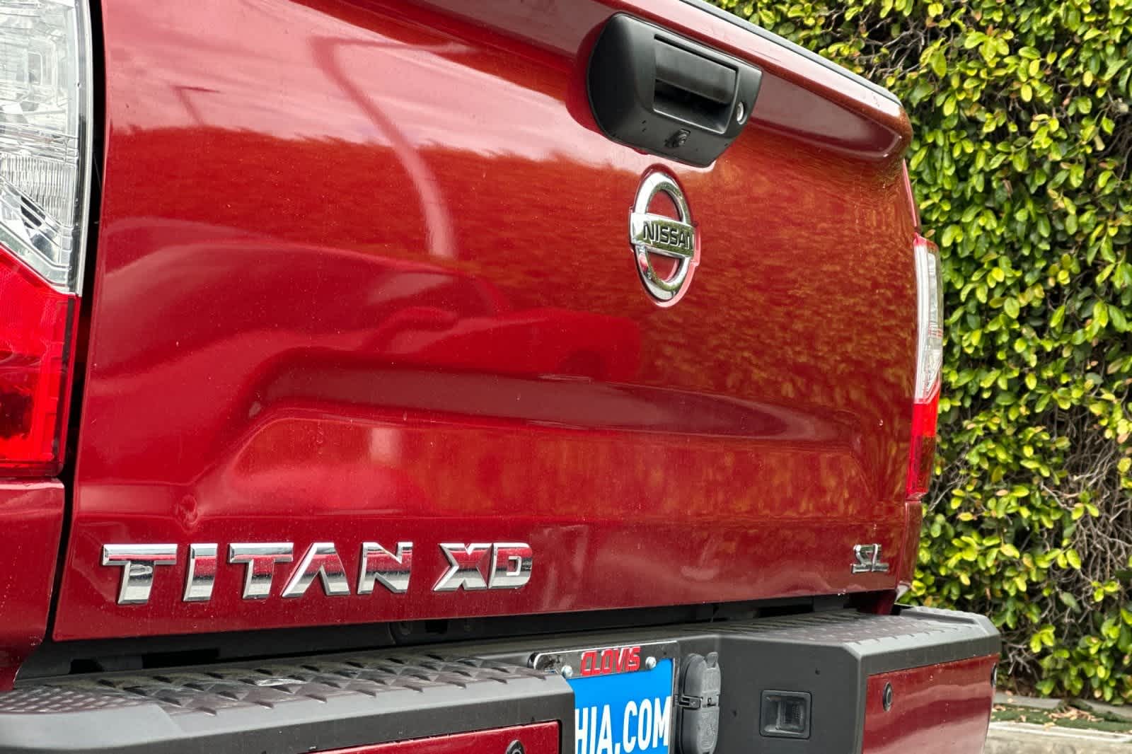 2017 Nissan Titan SL 13