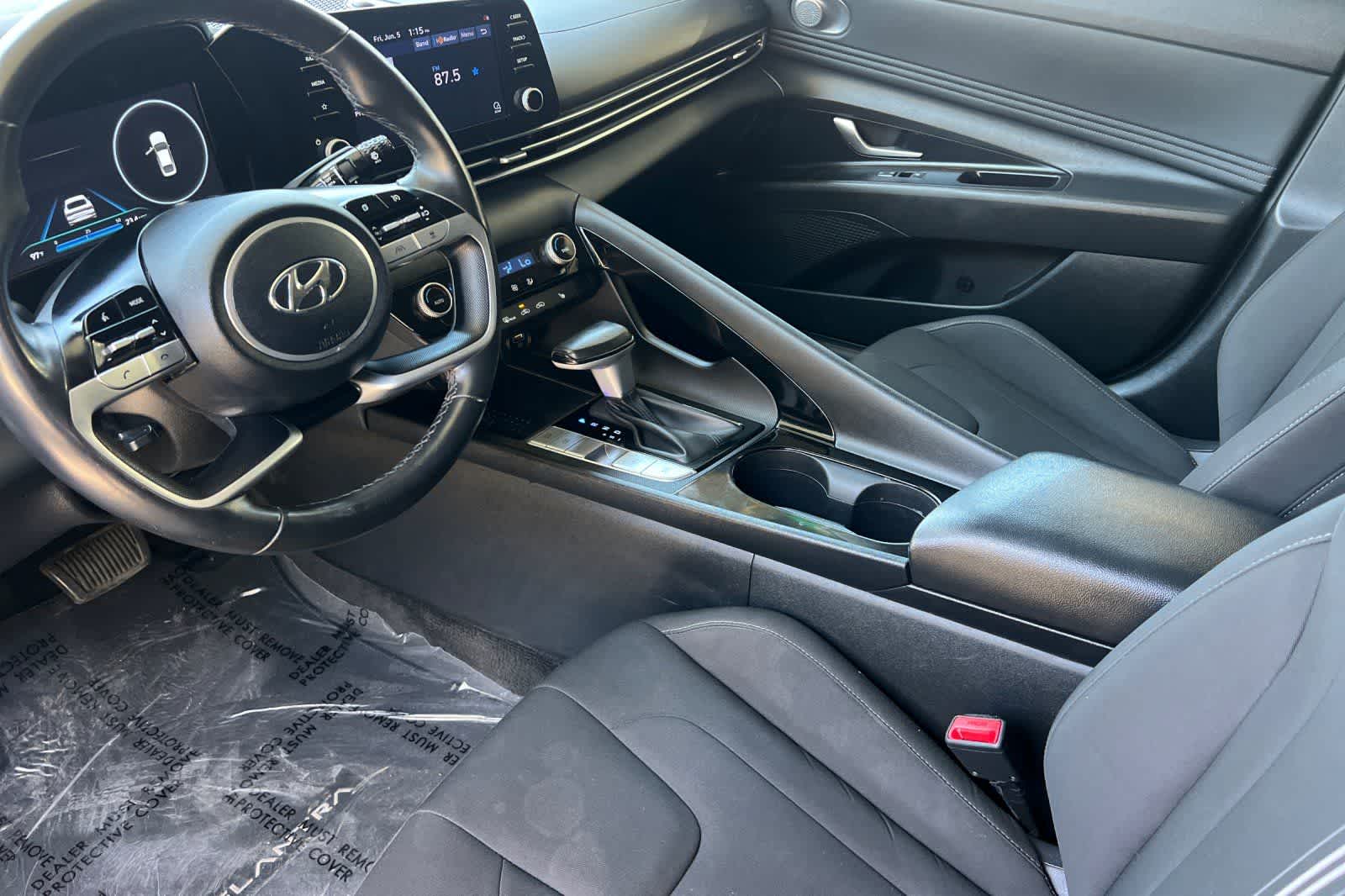 Thumbnail: 2022 Hyundai Elantra - 11