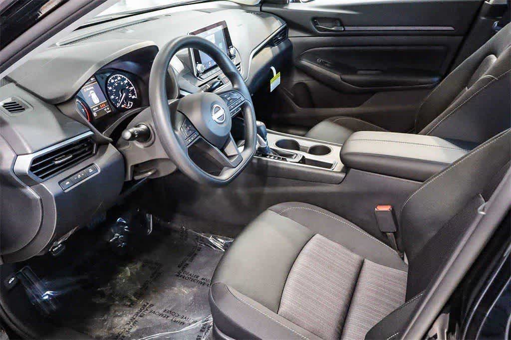 Thumbnail: 2025 Nissan Altima - 17