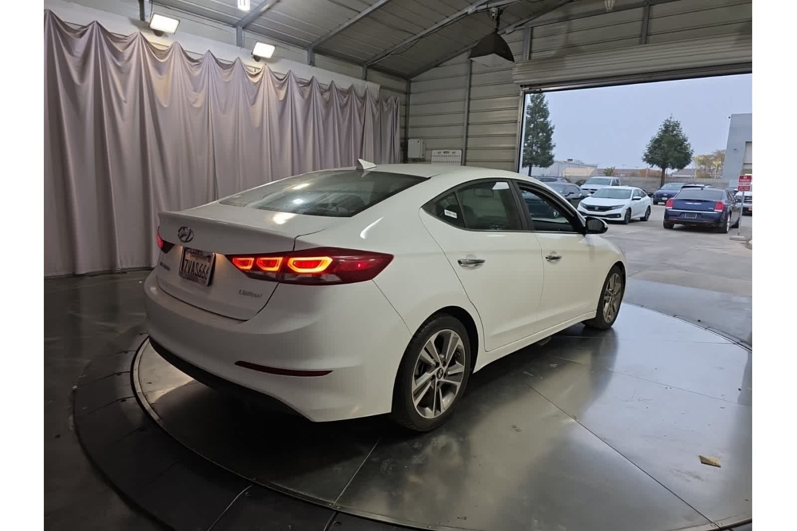 Thumbnail: 2017 Hyundai Elantra - 8