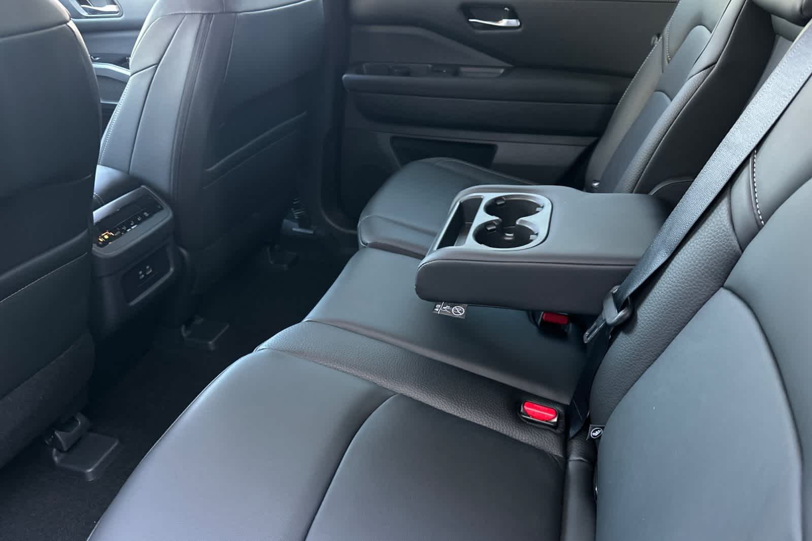 Thumbnail: 2025 Nissan Pathfinder - 5