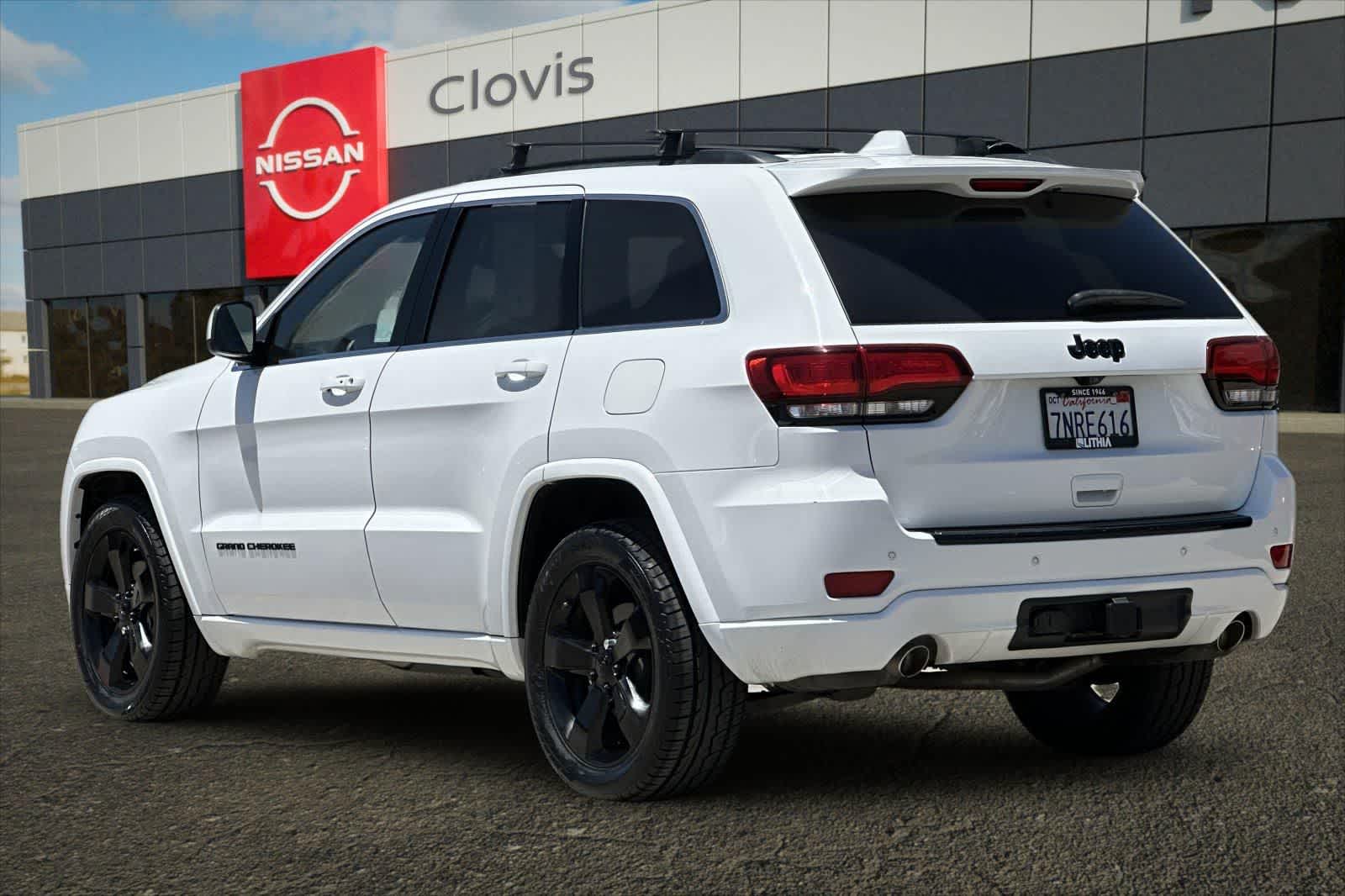 Thumbnail: 2015 Jeep Grand Cherokee - 7