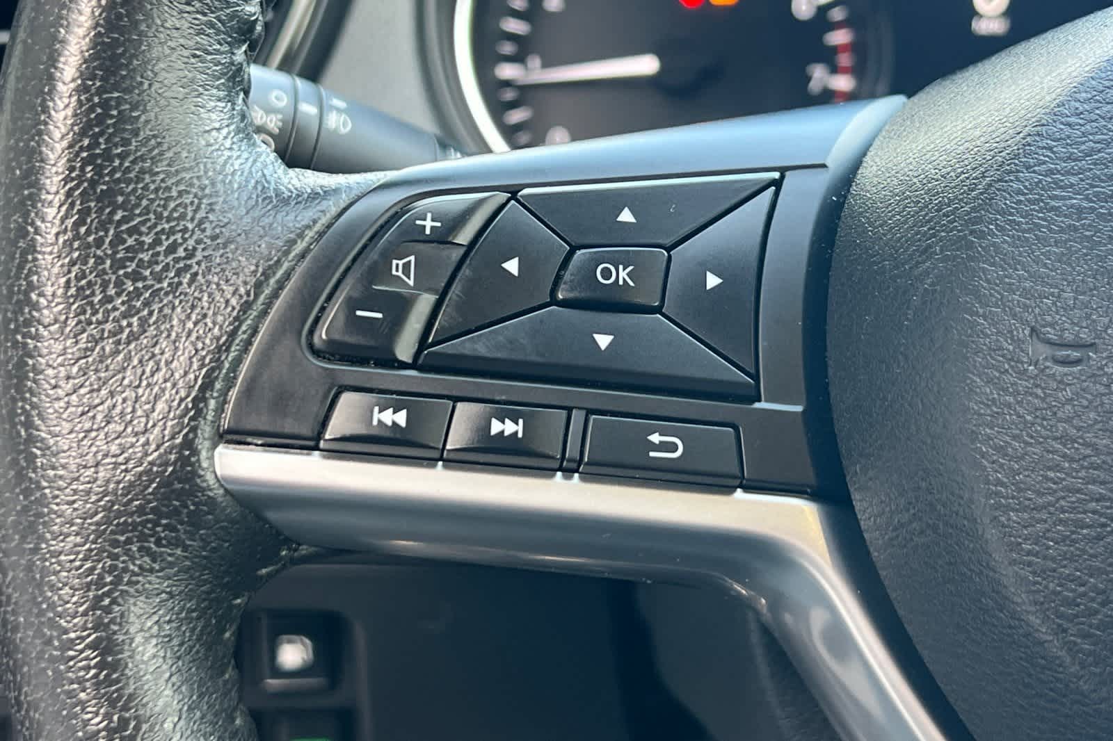 Thumbnail: 2019 Nissan Rogue - 32