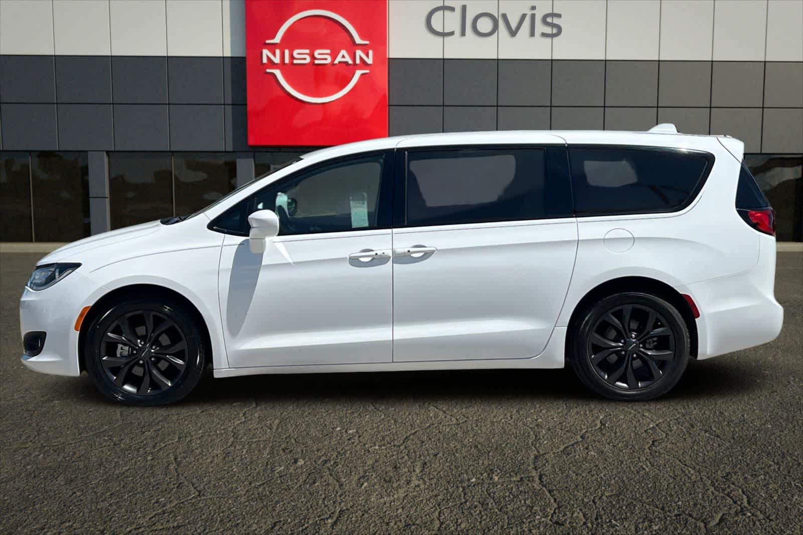 Thumbnail: 2020 Chrysler Pacifica - 5