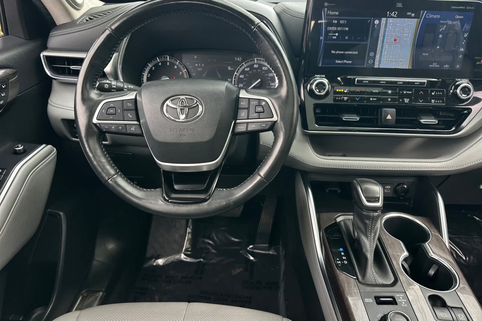 Thumbnail: 2022 Toyota Highlander - 16