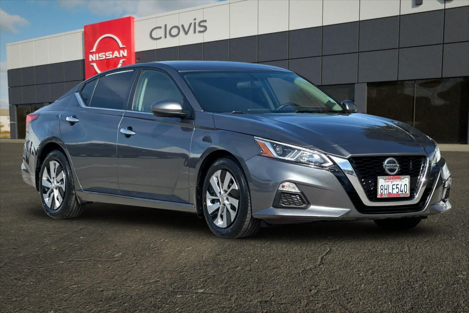 Thumbnail: 2019 Nissan Altima - 10