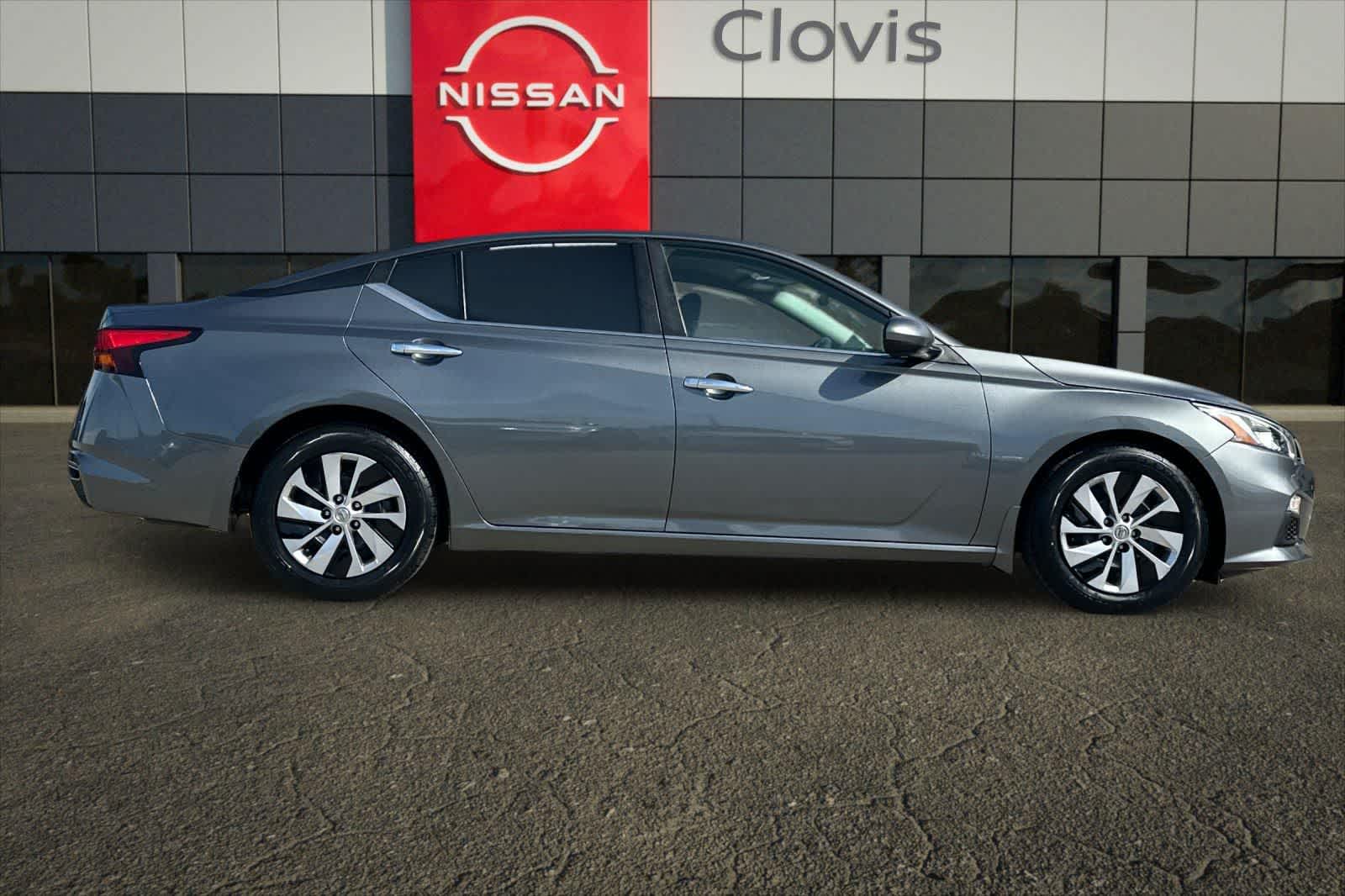 Thumbnail: 2019 Nissan Altima - 9