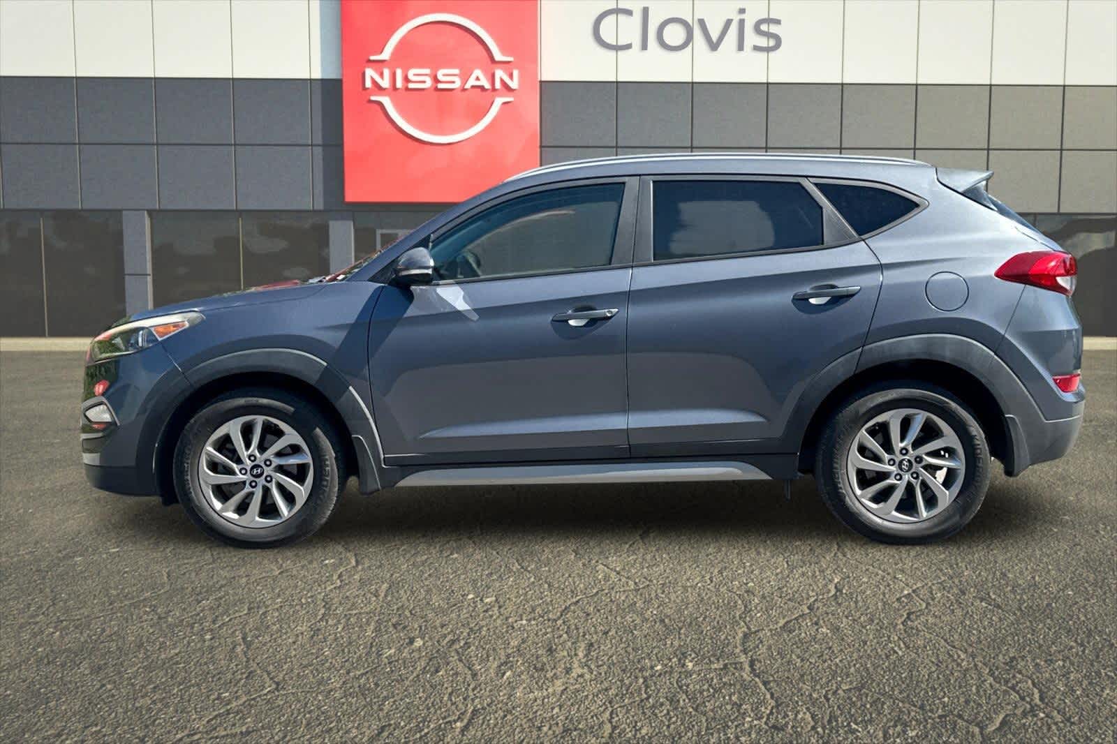 Thumbnail: 2017 Hyundai Tucson - 6