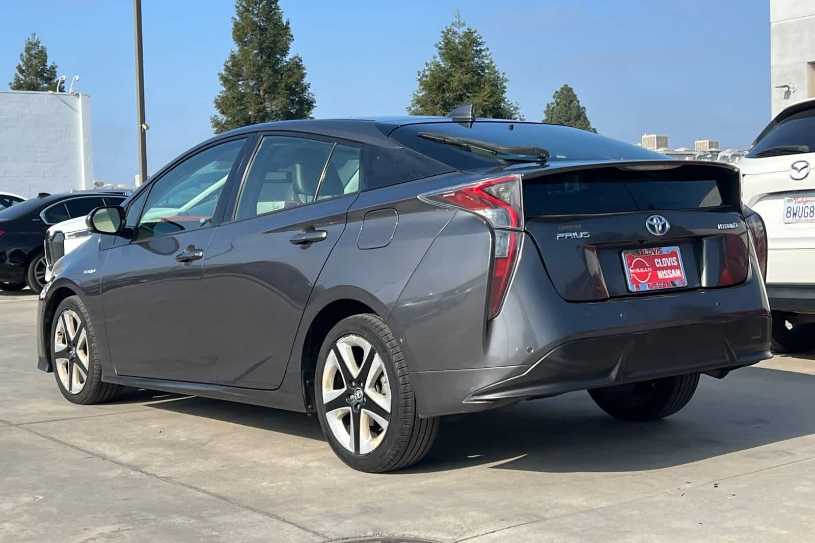 Thumbnail: 2017 Toyota Prius - 7