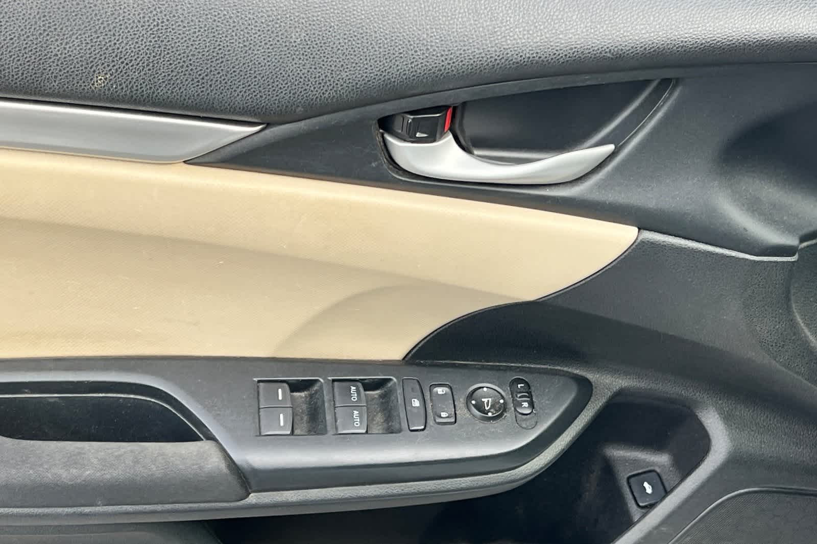 Thumbnail: 2016 Honda Civic - 13