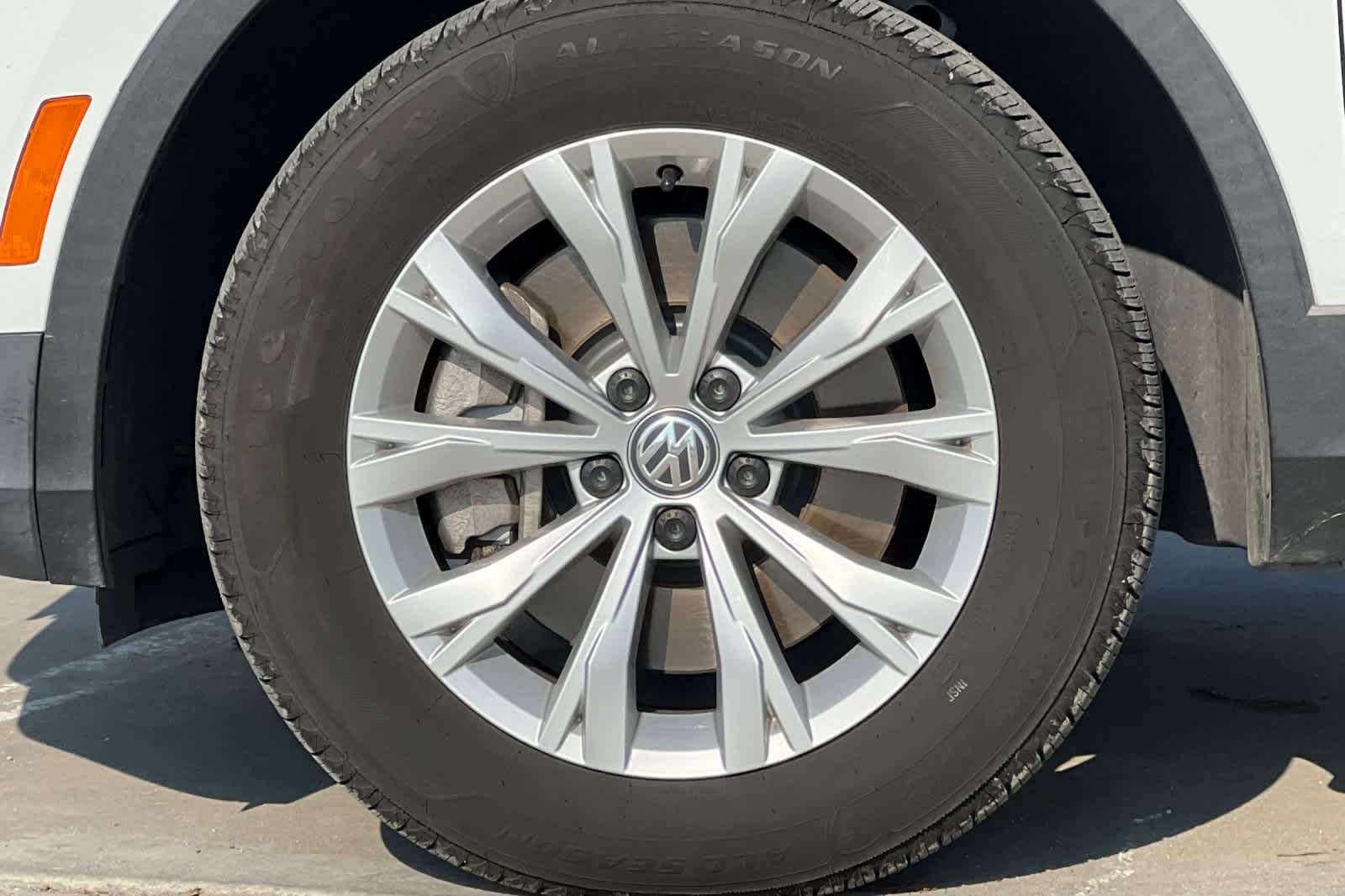 Thumbnail: 2019 Volkswagen Tiguan - 28