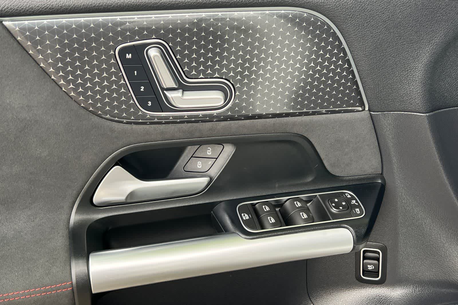 Thumbnail: 2025 Mercedes-Benz GLA - 13