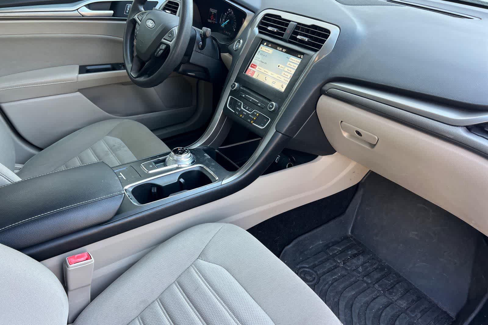 Thumbnail: 2018 Ford Fusion - 17