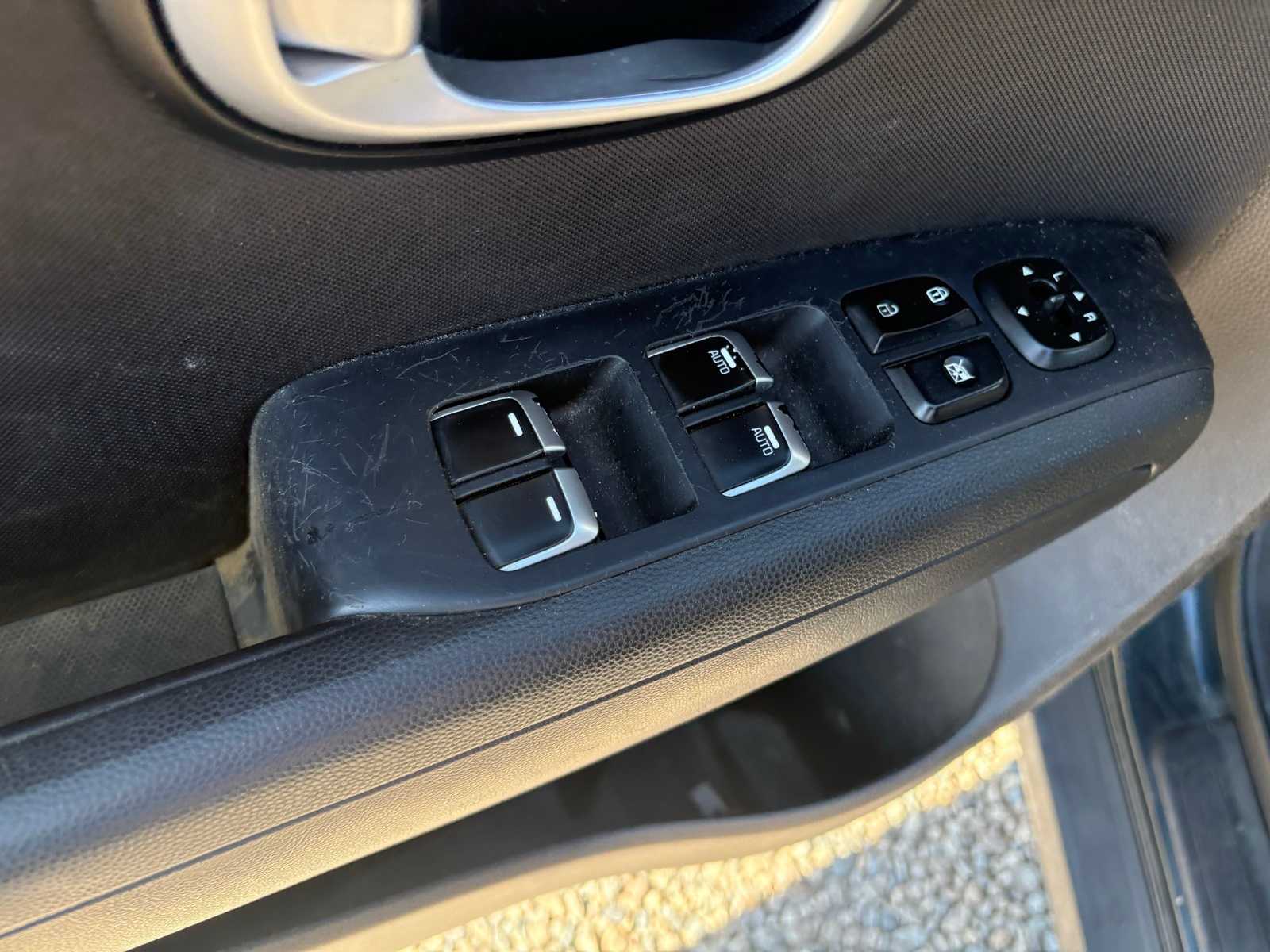 Thumbnail: 2017 Kia Soul - 14