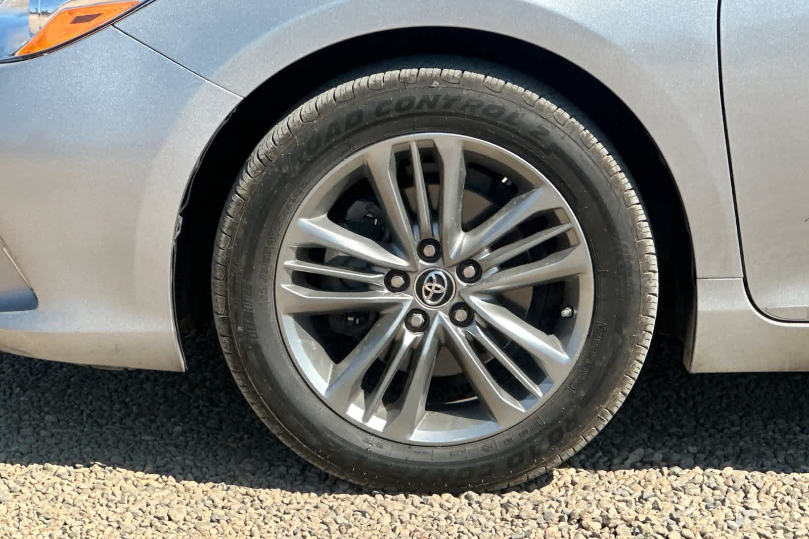 Thumbnail: 2016 Toyota Camry - 12