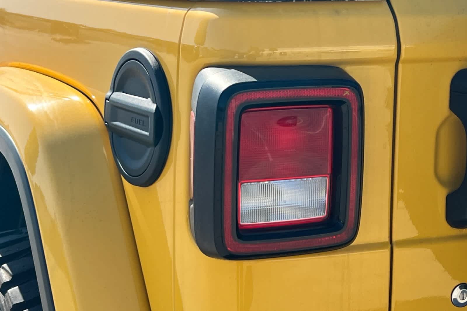 Thumbnail: 2019 Jeep Wrangler - 15