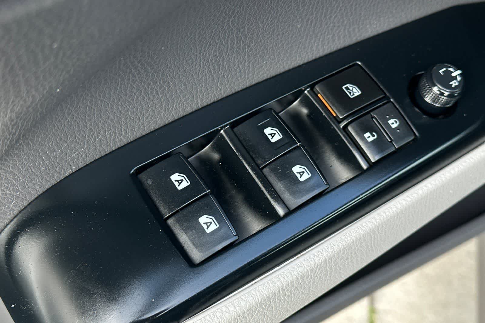 Thumbnail: 2018 Toyota Camry - 14