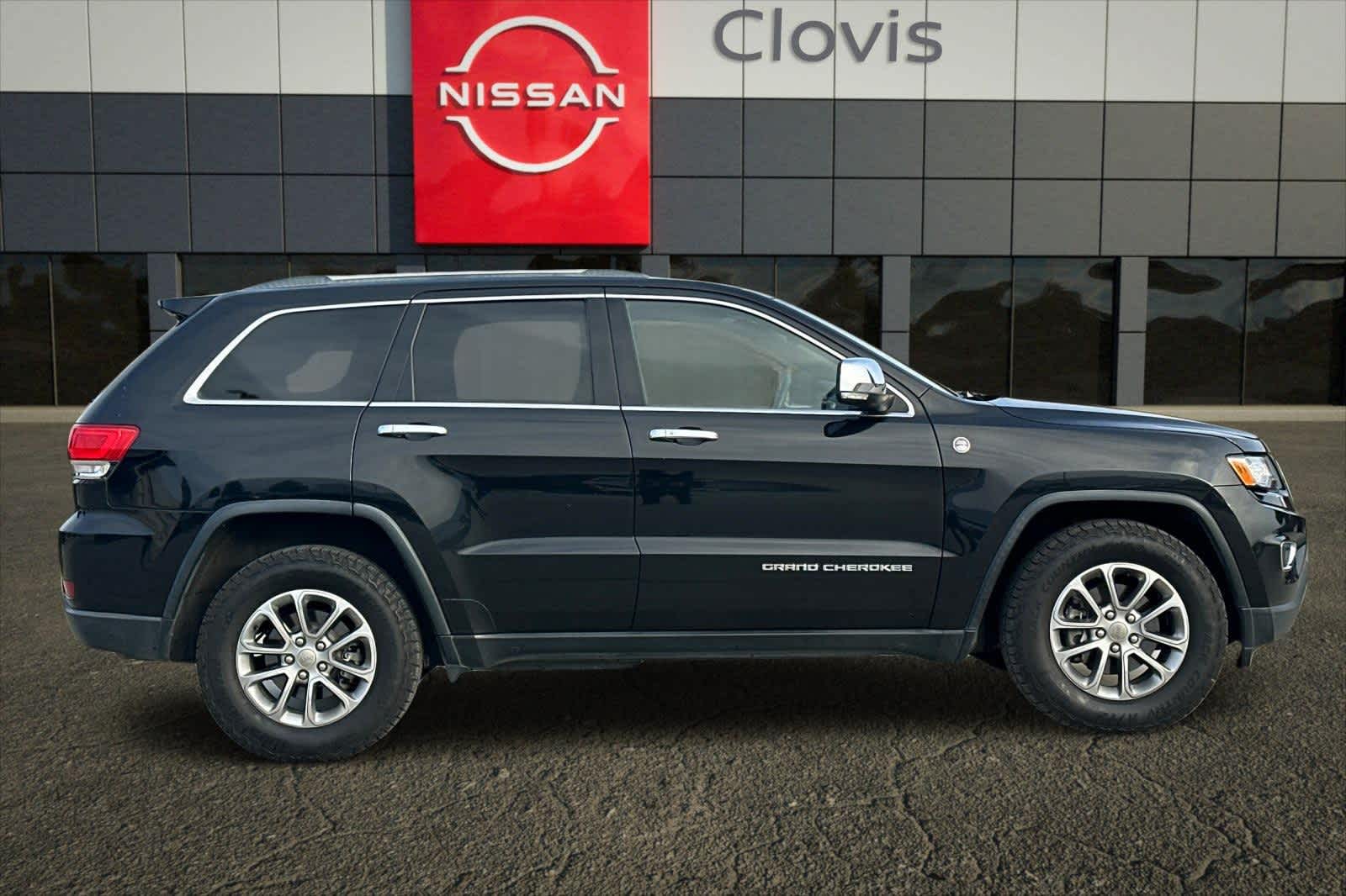 Thumbnail: 2015 Jeep Grand Cherokee - 9