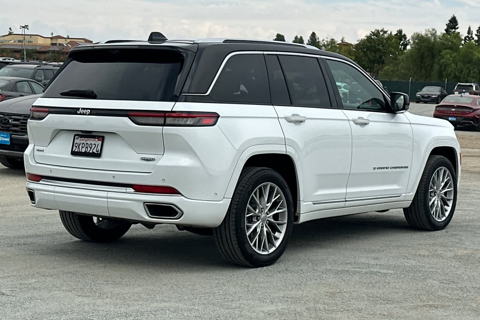 Thumbnail: 2024 Jeep Grand Cherokee - 3