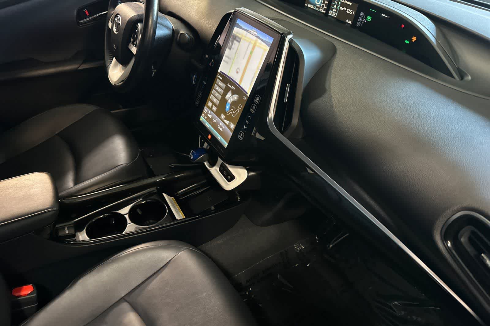 Thumbnail: 2019 Toyota Prius Prime - 18