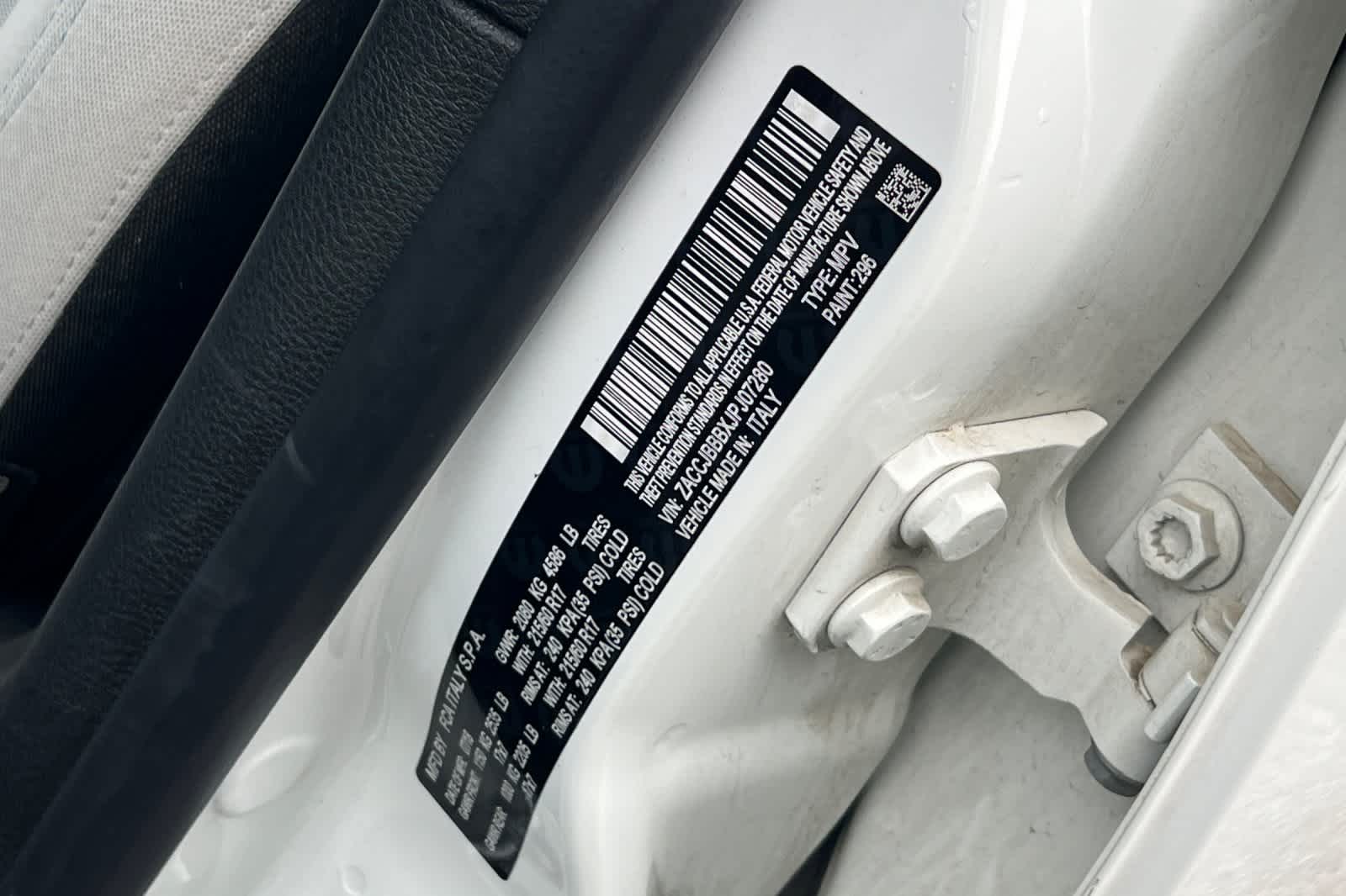 Thumbnail: 2018 Jeep Renegade - 30